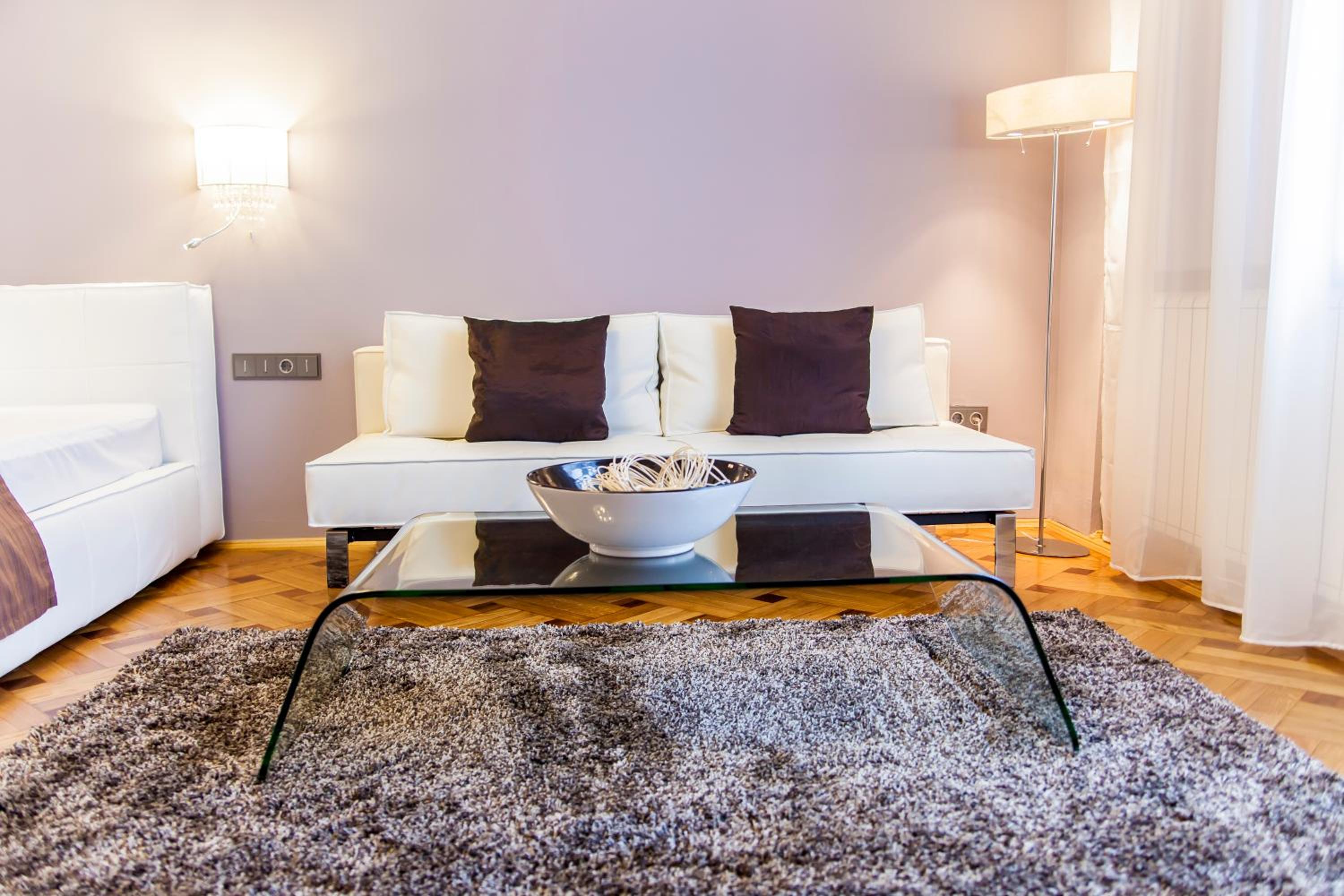 Matei Corvin Deluxe Apartment