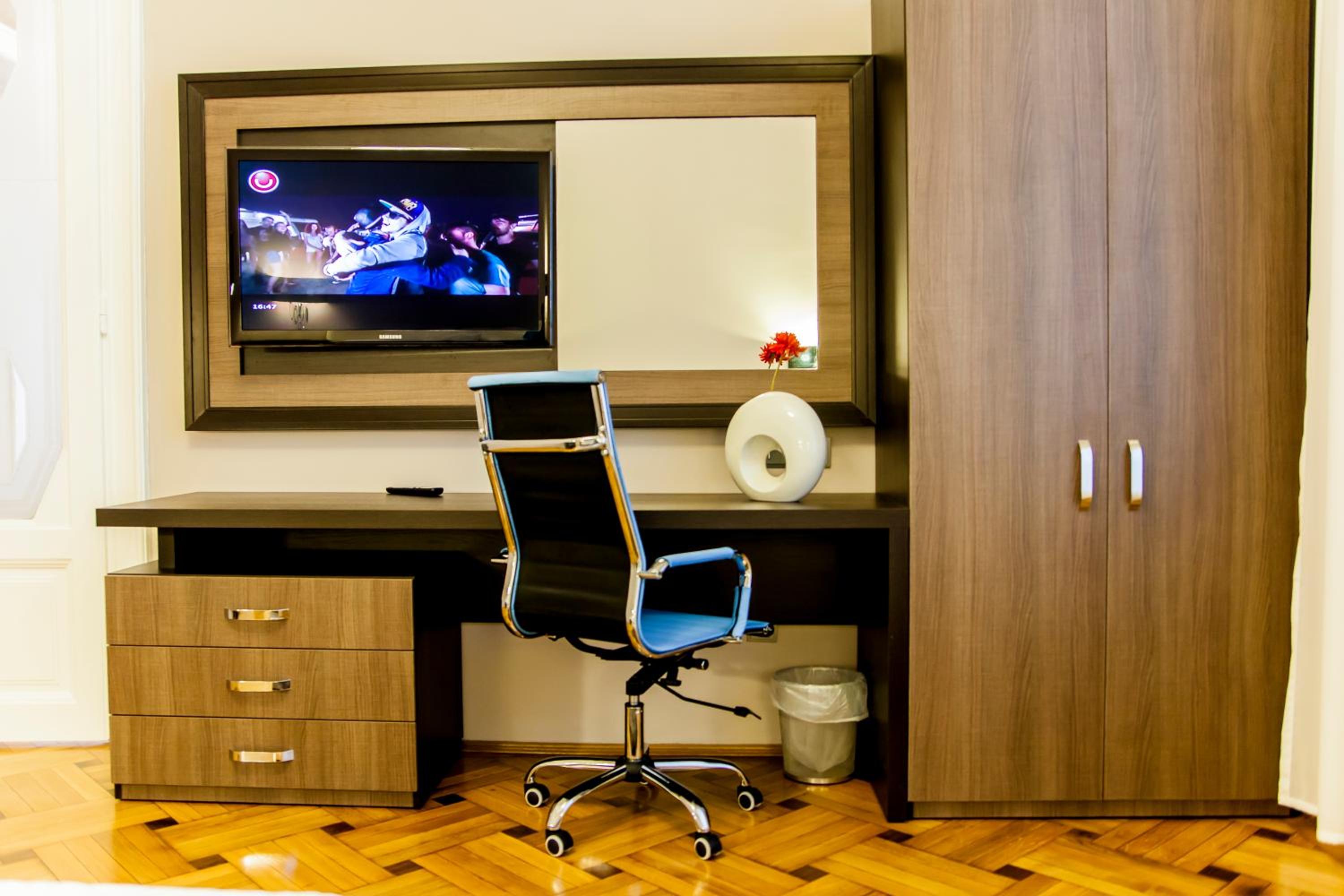 Matei Corvin Deluxe Apartment
