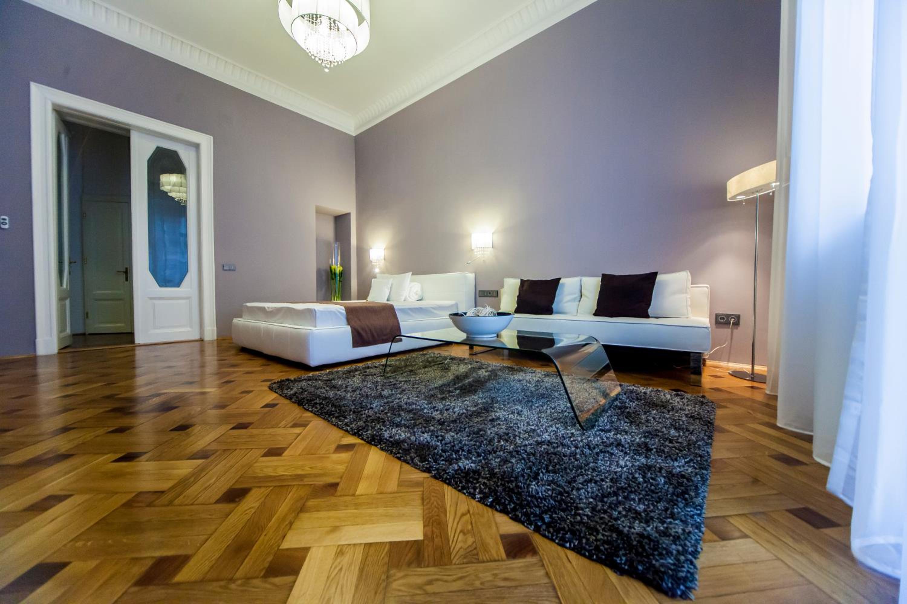 Matei Corvin Deluxe Apartment
