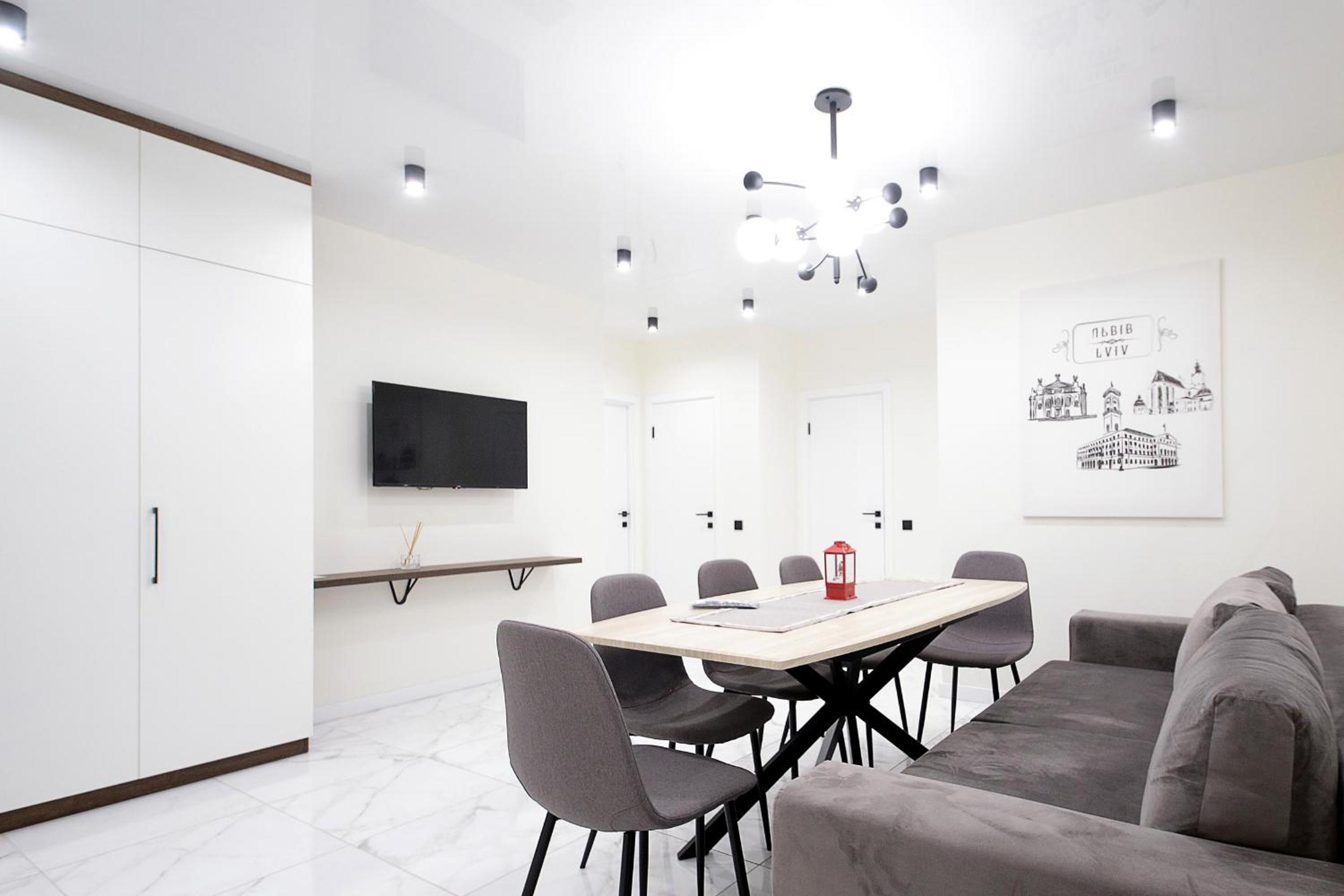 Luxury Nest Lviv center view 4