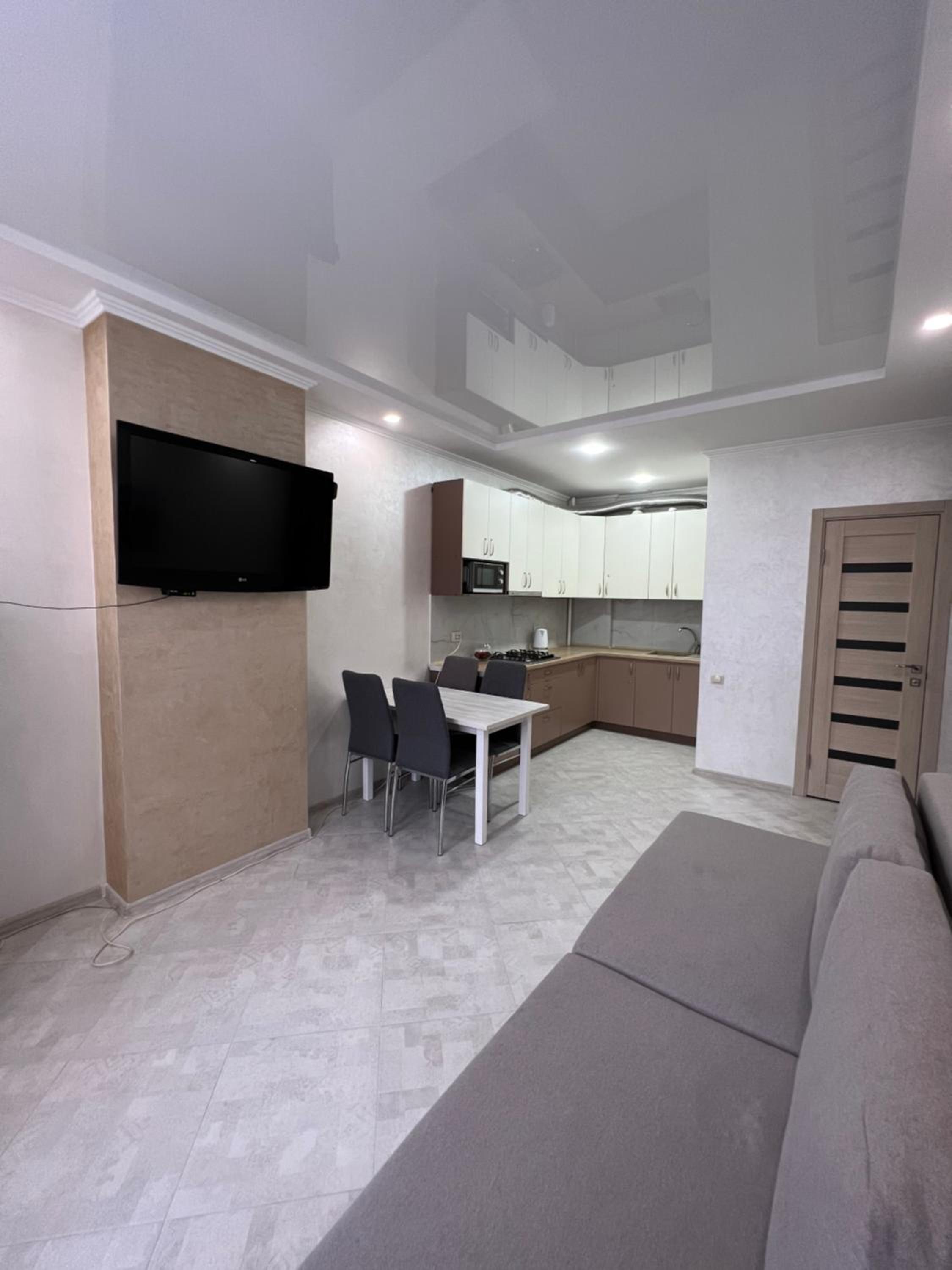 Apartment in Khmelnytsky Street view 4