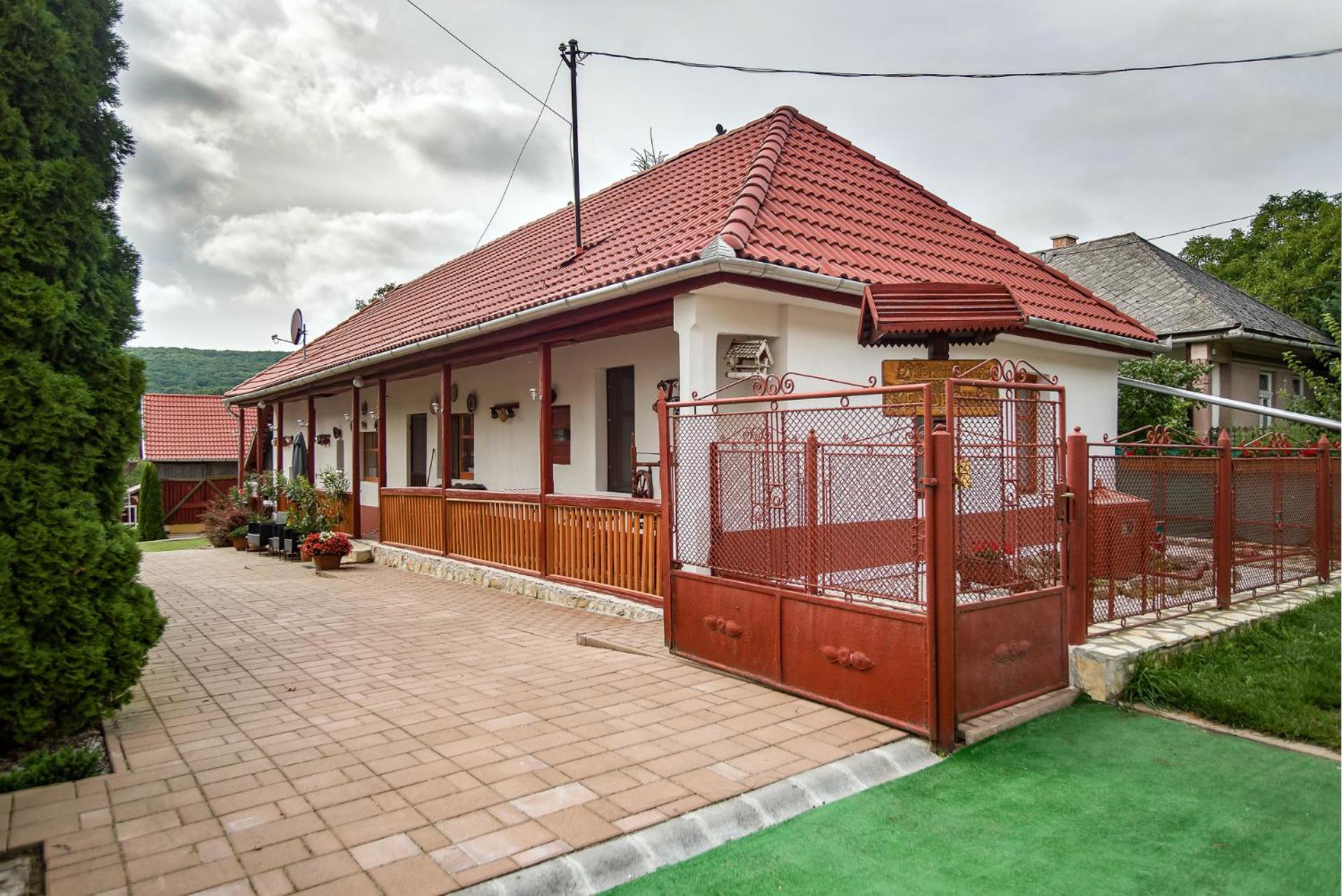 Kék-Túra Vendégház view 3
