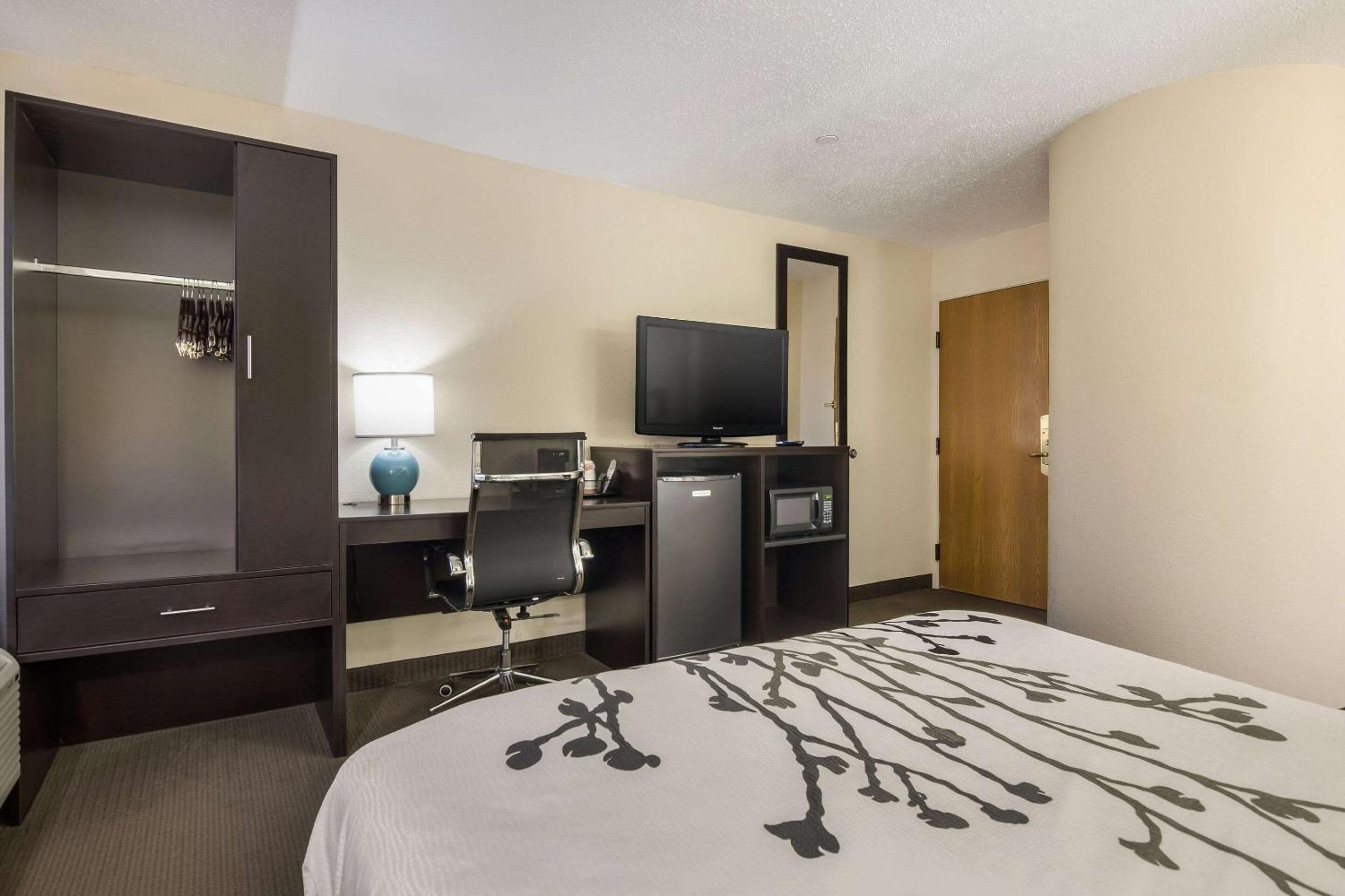 Wytheville Vacations - Sleep Inn Wytheville I-77 and I-81 - Property Image 4