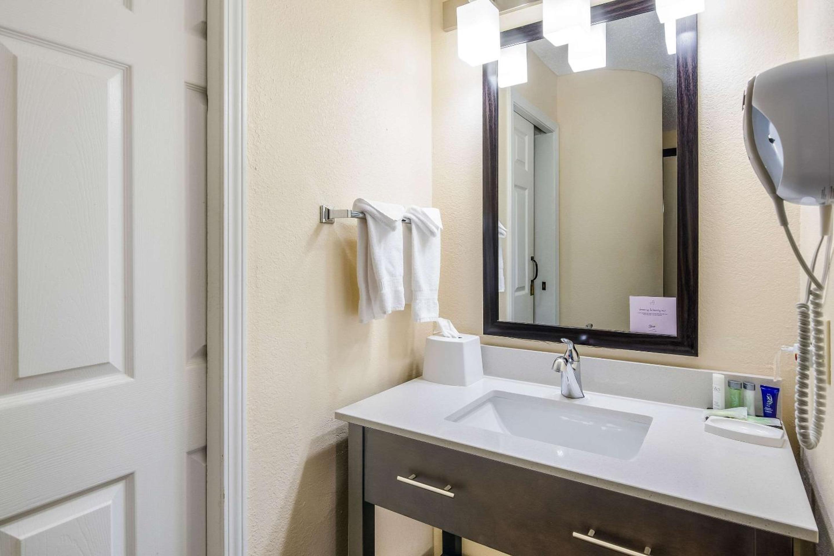 Wytheville Vacations - Sleep Inn Wytheville I-77 and I-81 - Property Image 3