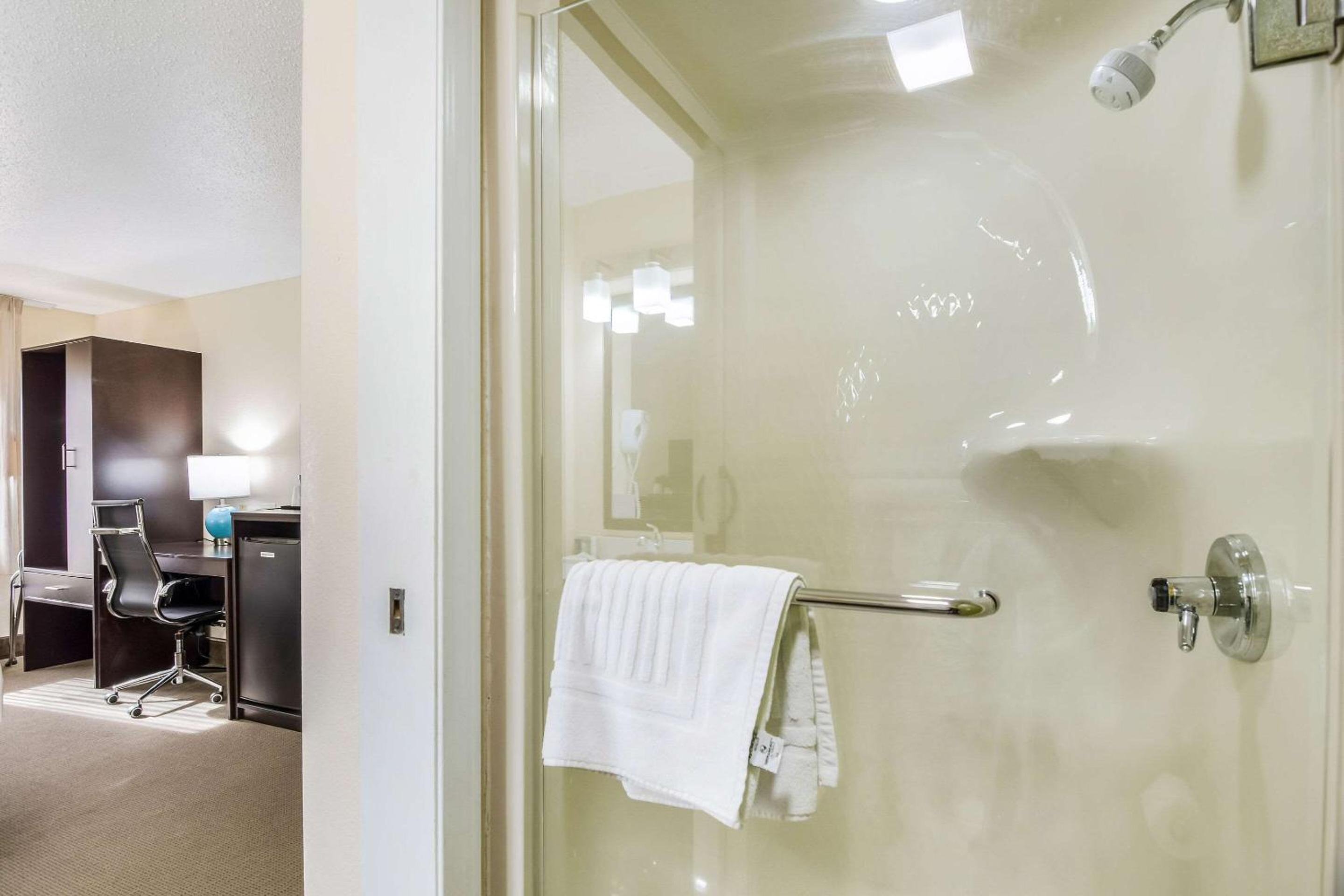 Wytheville Vacations - Sleep Inn Wytheville I-77 and I-81 - Property Image 2