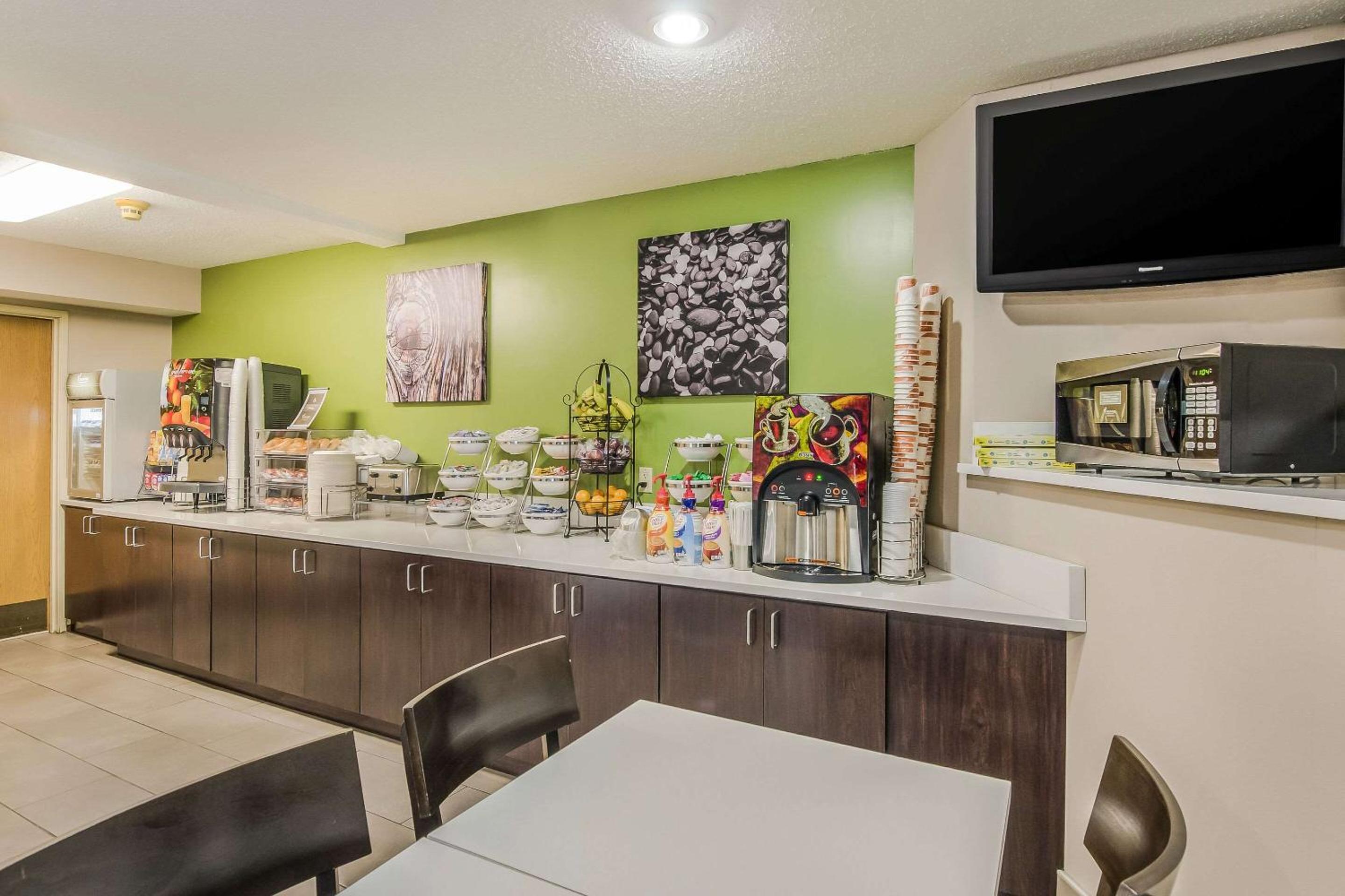 Wytheville Vacations - Sleep Inn Wytheville I-77 and I-81 - Property Image 26
