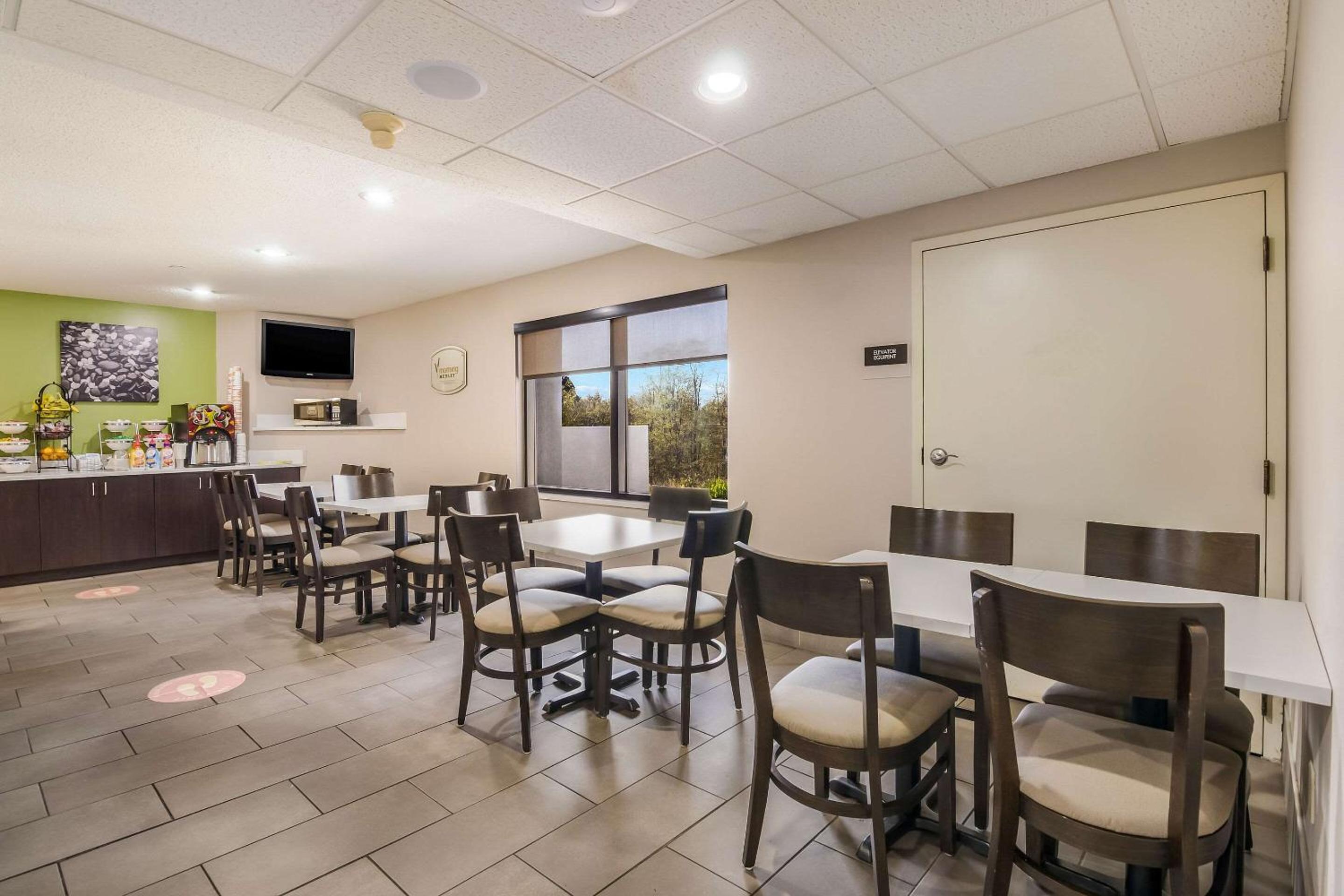 Wytheville Vacations - Sleep Inn Wytheville I-77 and I-81 - Property Image 25