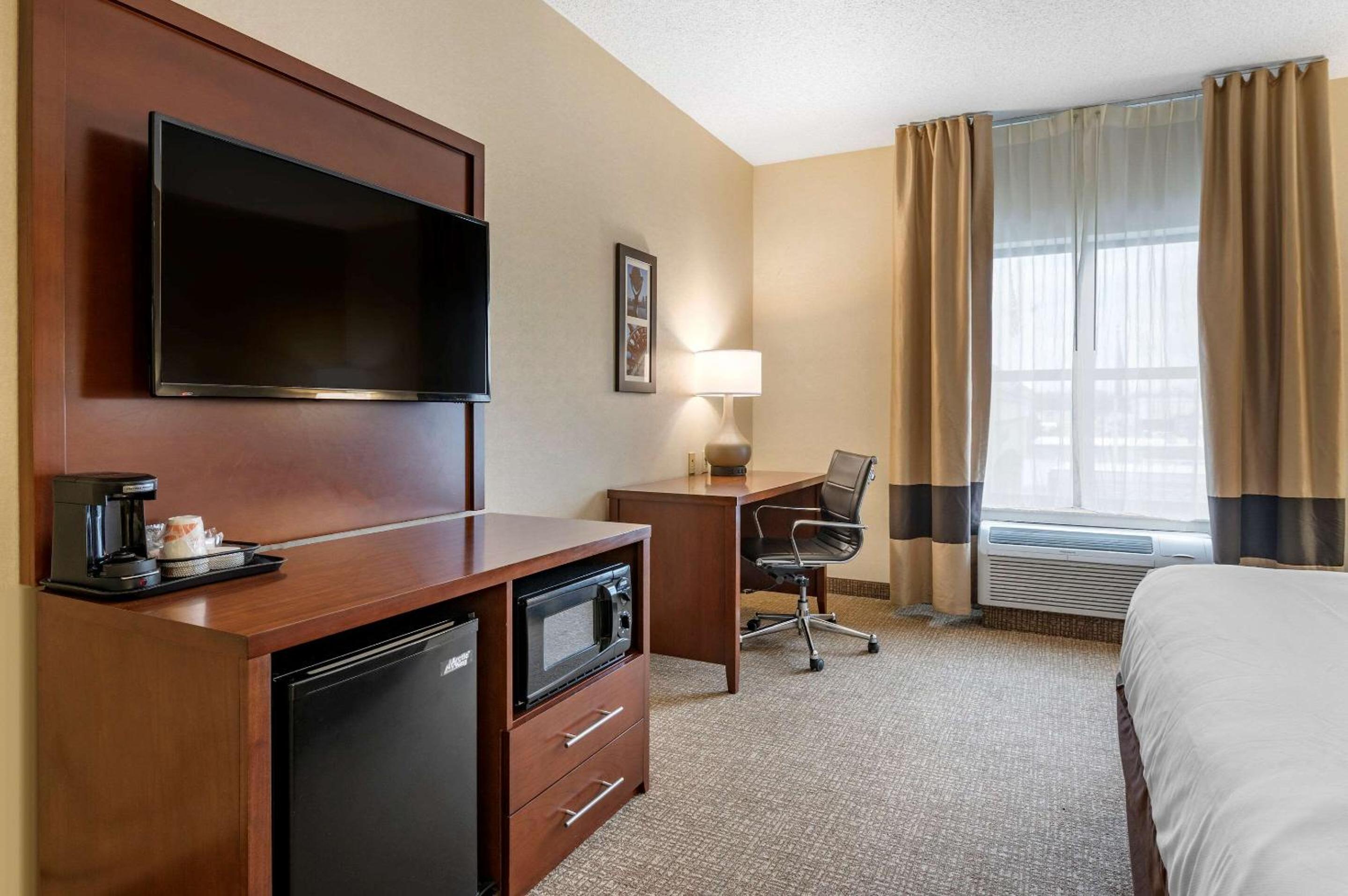 Comfort Inn Louisville Southwest view 5