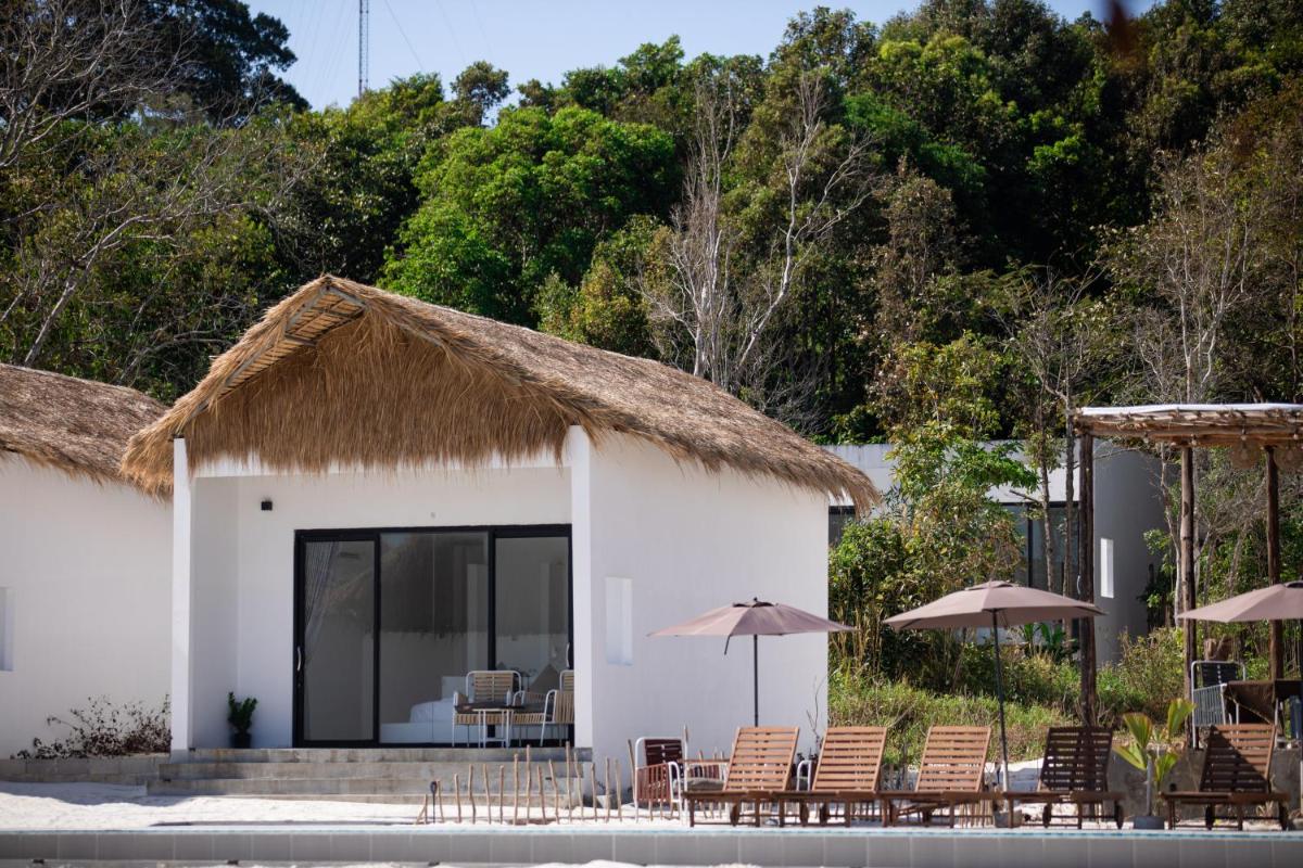outdoor BBQ area