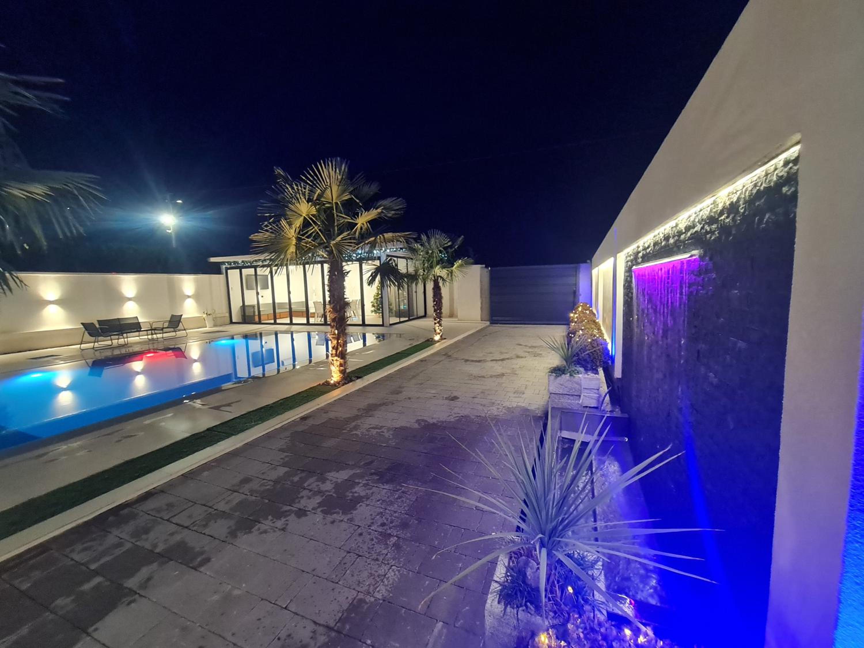 LT Luxury Villa