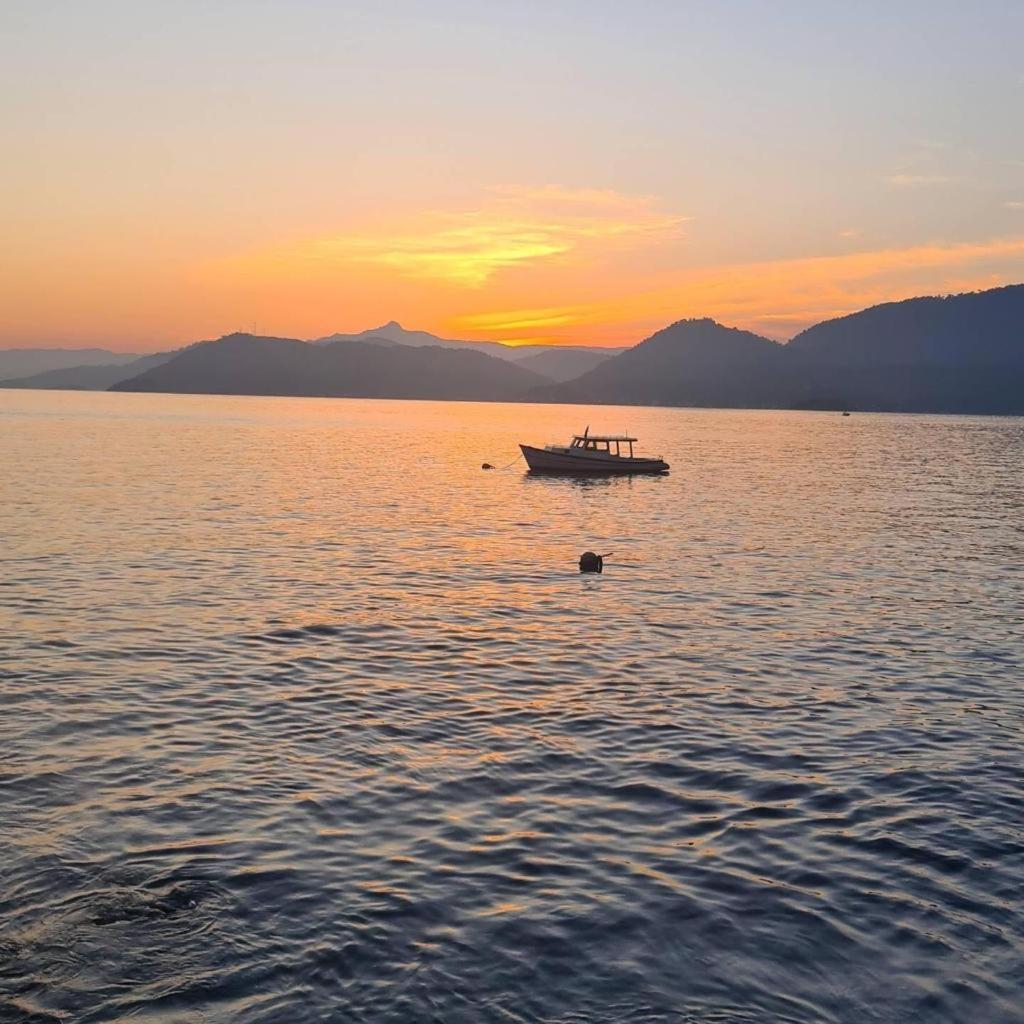 Angra dos Reis - Casa pé na areia na Praia de Fora - Ponta Leste