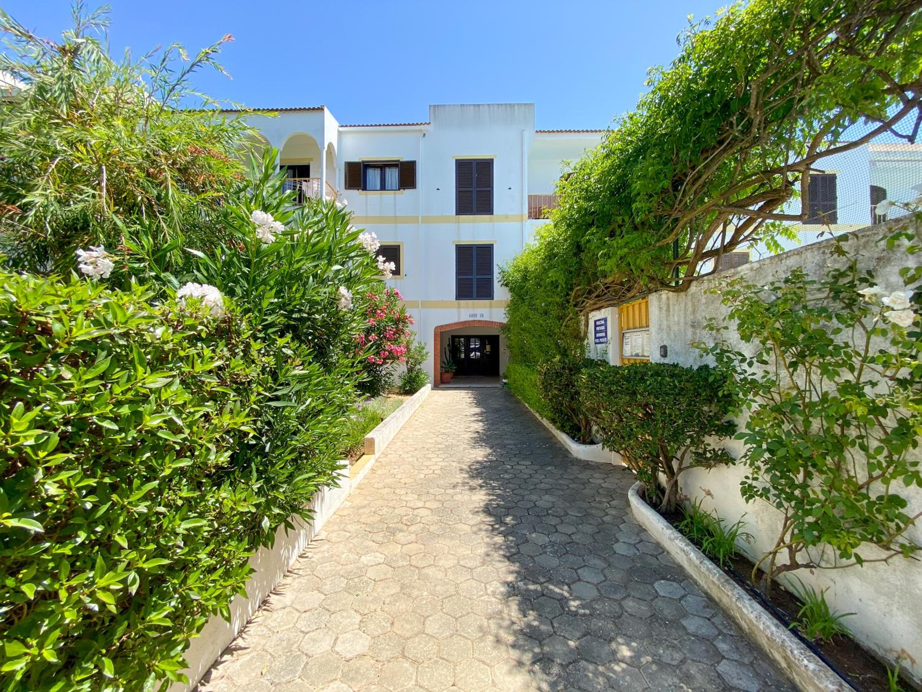 Charmoso apartamento em zona calma com piscina #1879 view 4