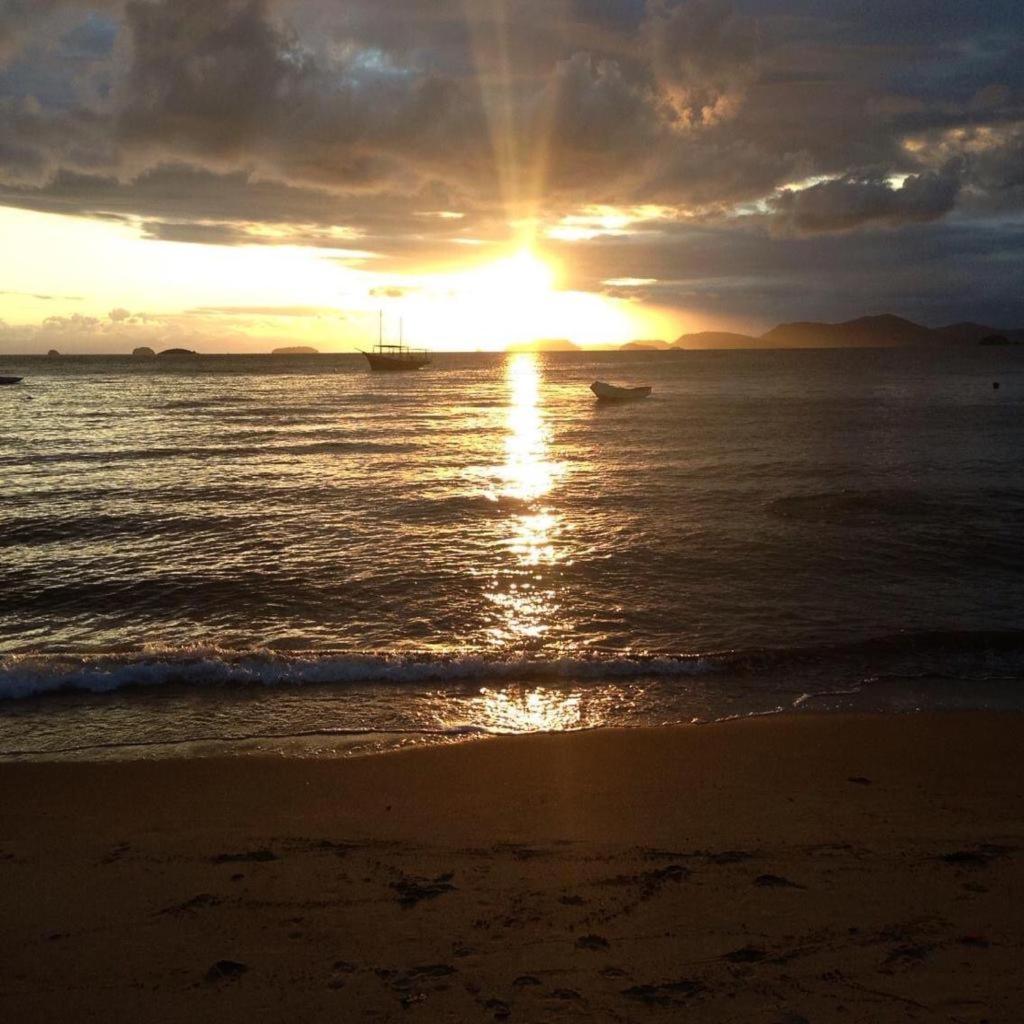 Angra dos Reis - Casa pé na areia na Praia de Fora - Ponta Leste