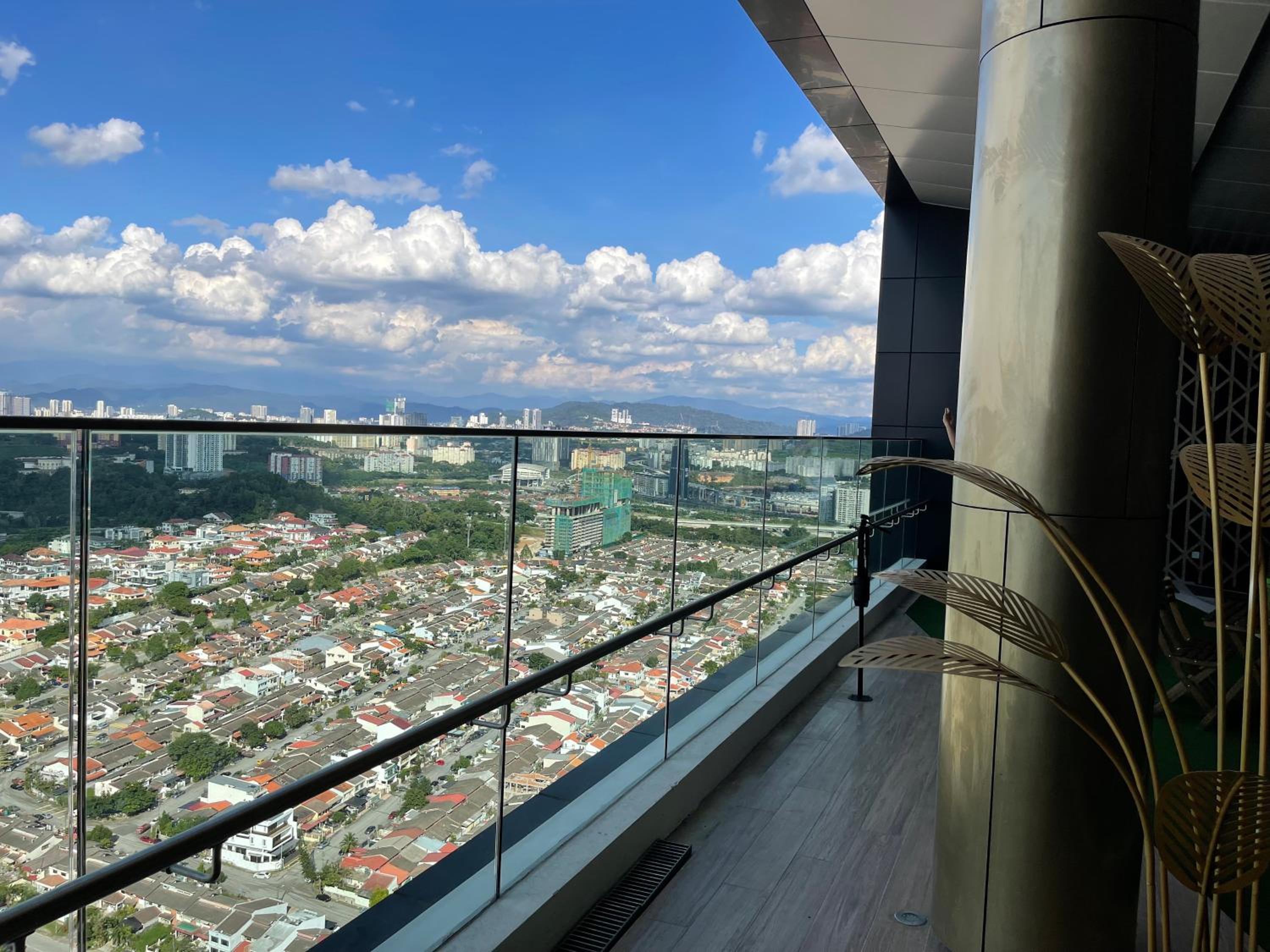 Pinnacle Sri Petaling- 10 mins to Stadium and Pavillion 2