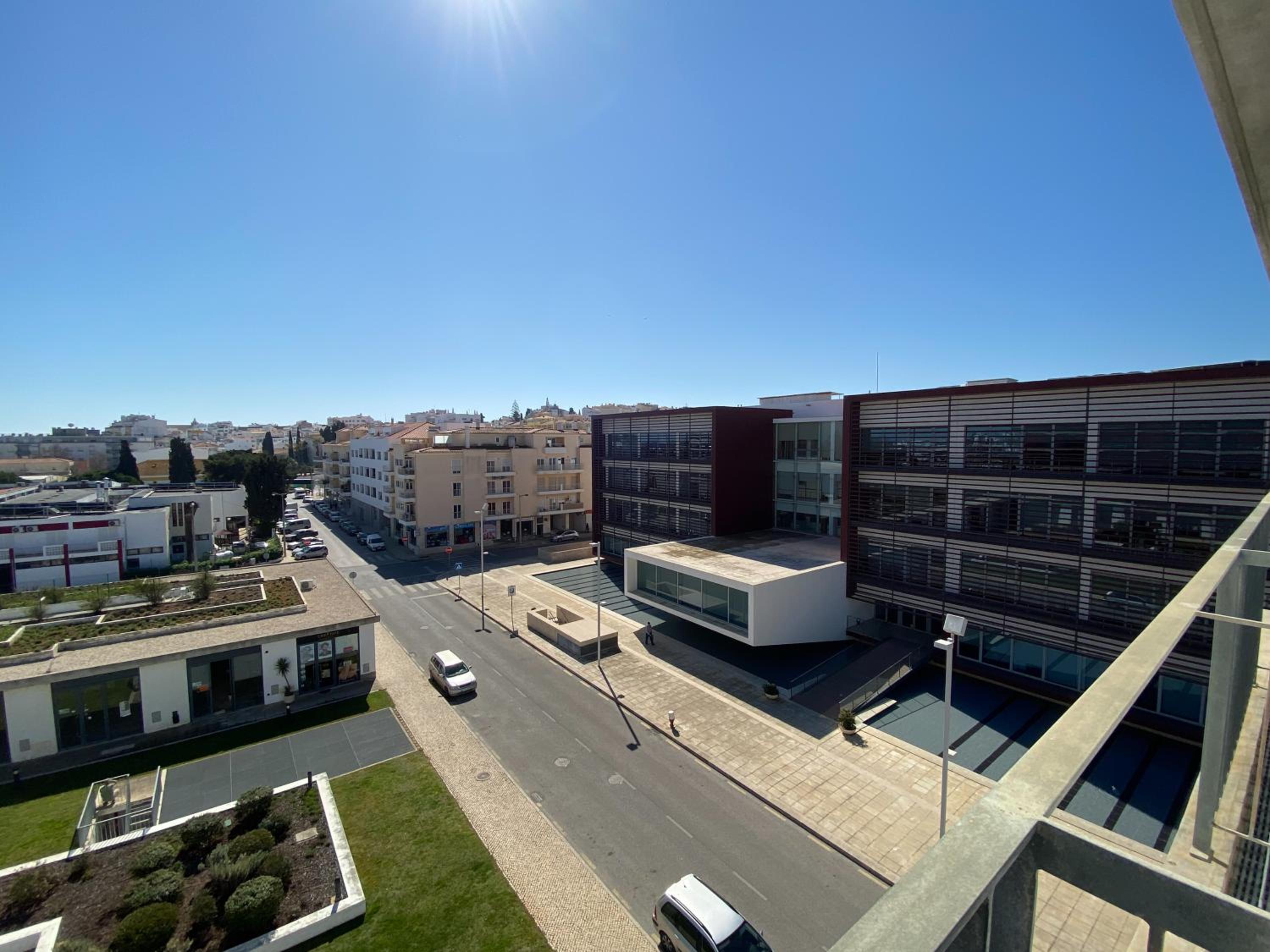 Bright apartment next to main avenue and marina #1870 view 3