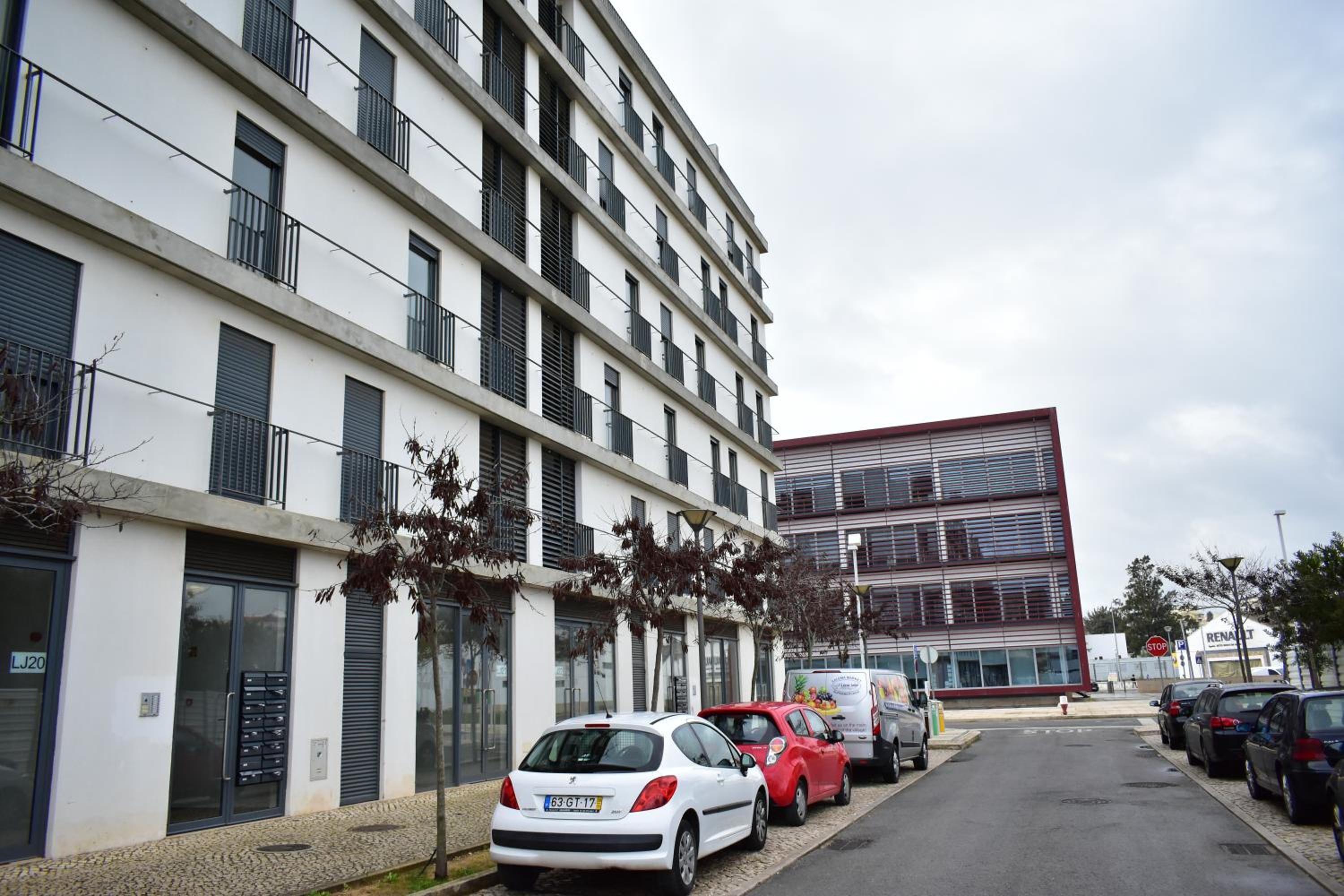 Bright apartment next to main avenue and marina #1870 view 4