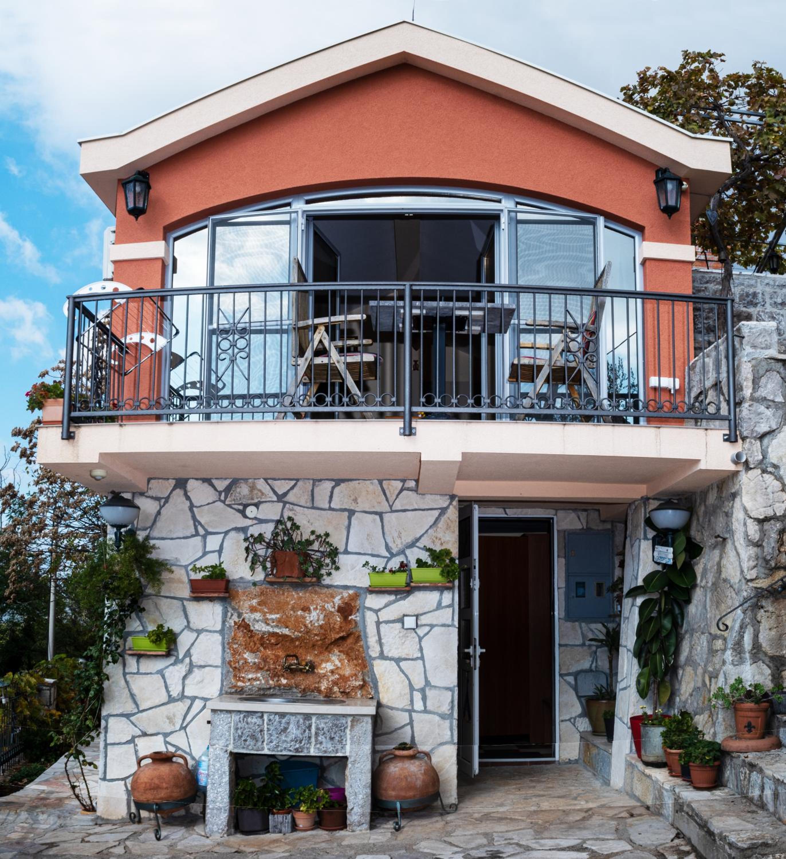 Apartmani Kamena Ruža view 2