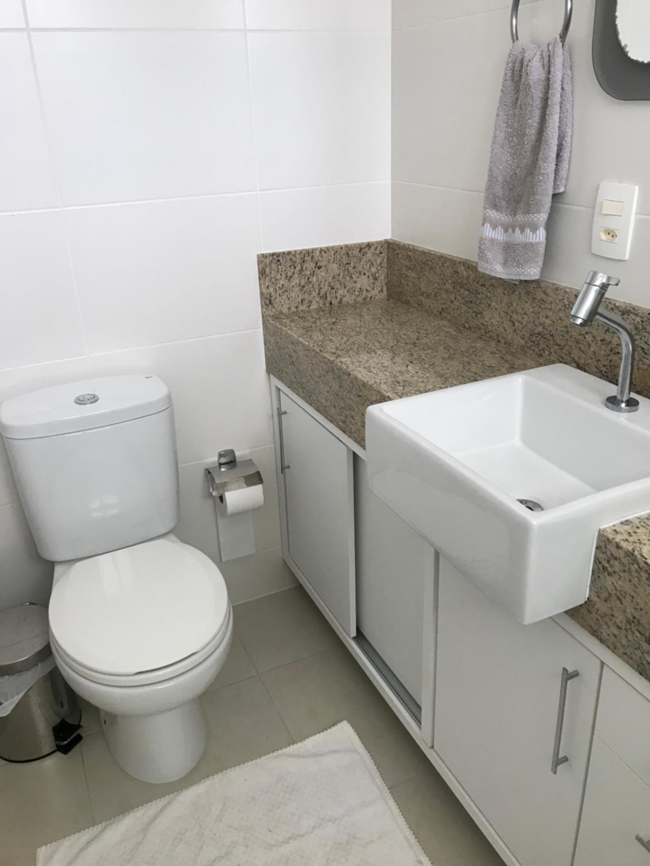 Apto de 3 quartos na Praia de Palmas, com garagem