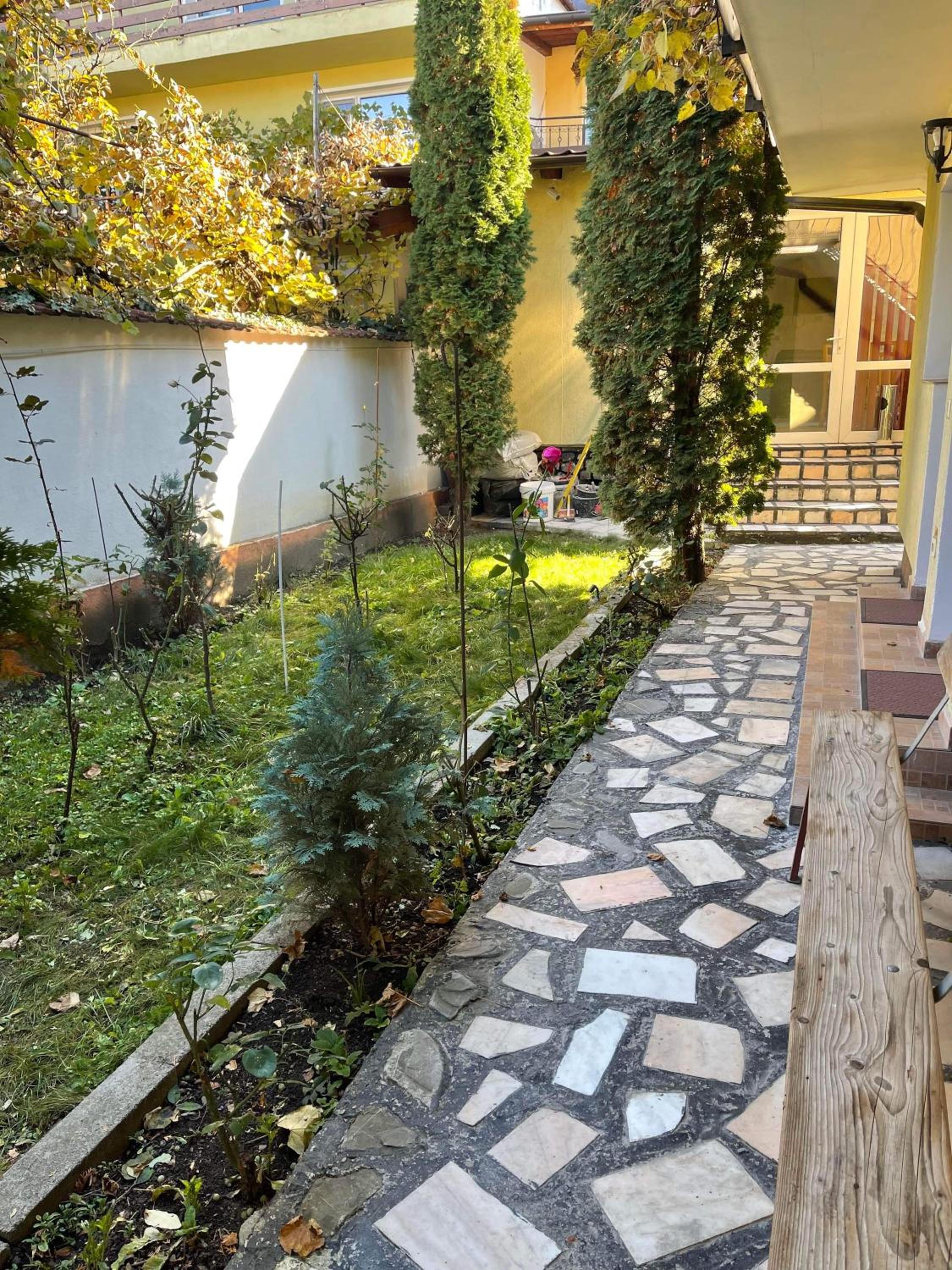 Casa Floraly view 2