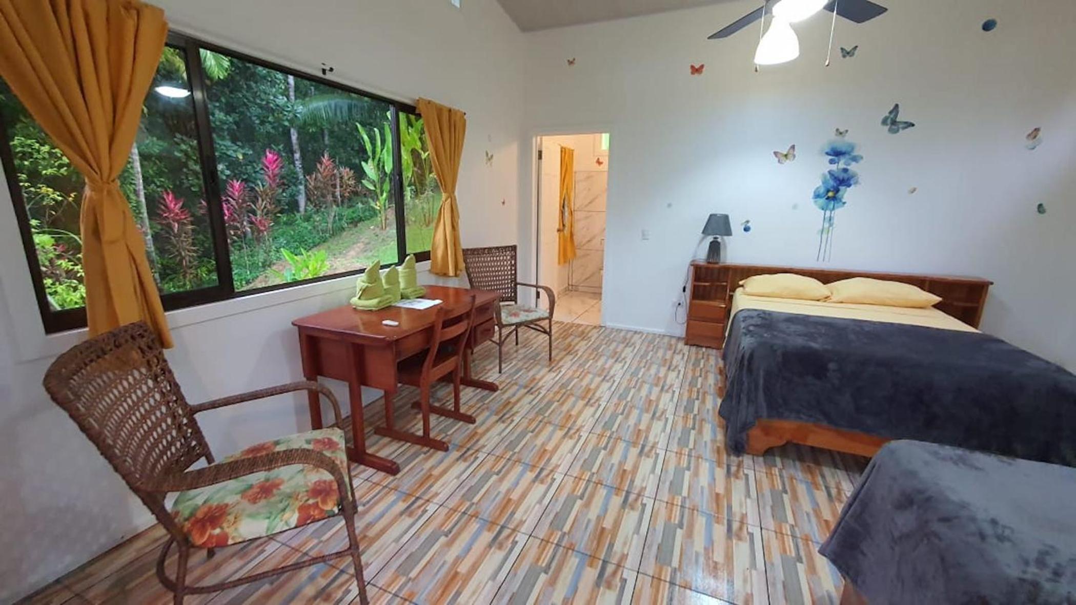 Las Caletas Lodge