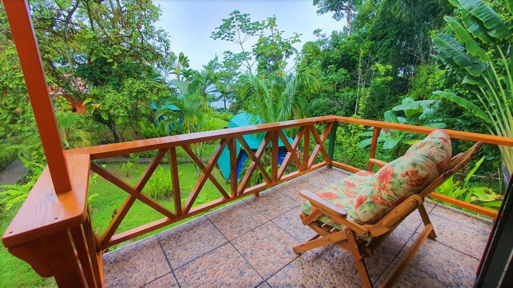 Las Caletas Lodge
