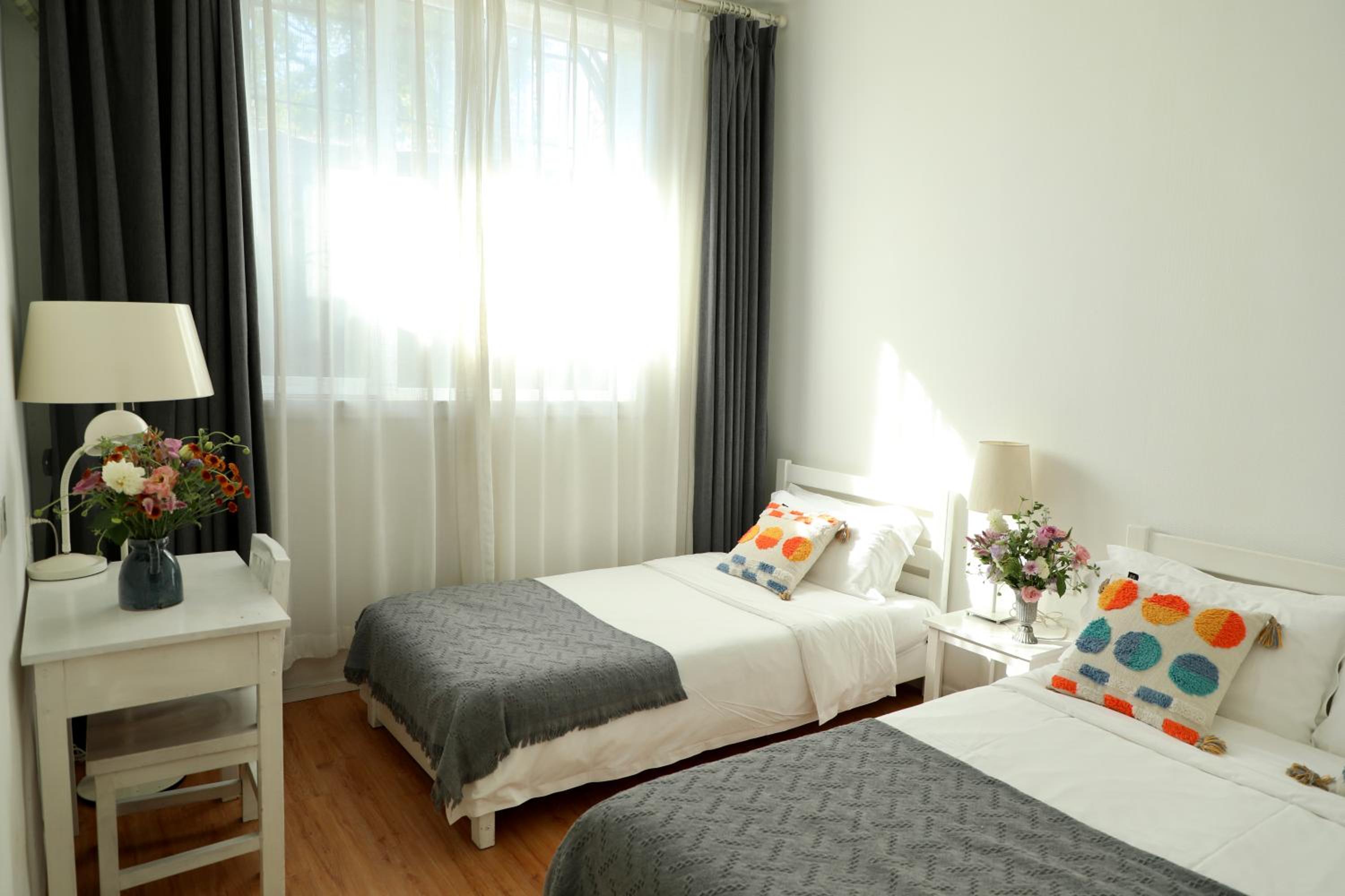 Peking Garden Youth Hostel-Houhai&Nanluoguxiang&Drum tower-Cafe&Bar&Movie night&Social area&Rooftop