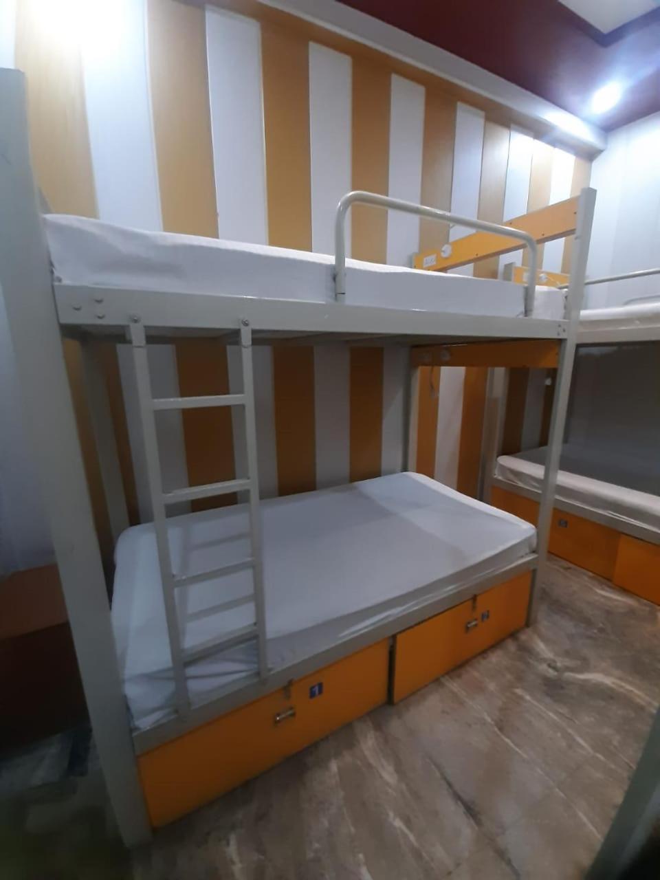 Friends Guest House & Hostel- near TAJ MAHAL