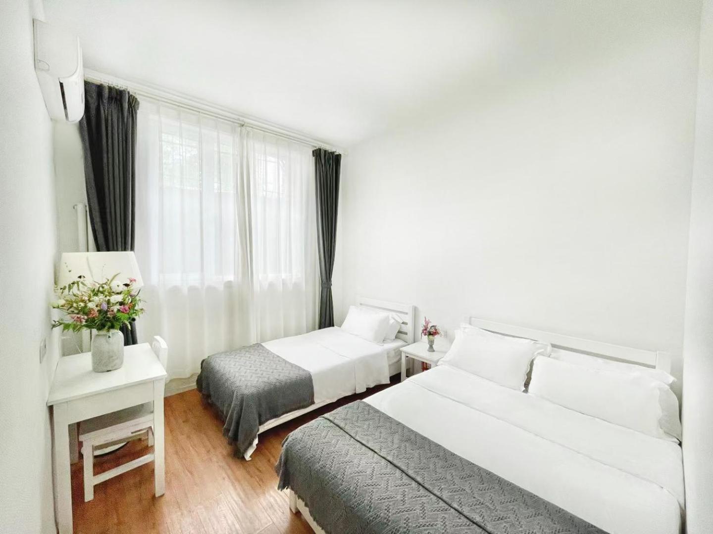 Peking Garden Youth Hostel-Houhai&Nanluoguxiang&Drum tower-Cafe&Bar&Movie night&Social area&Rooftop