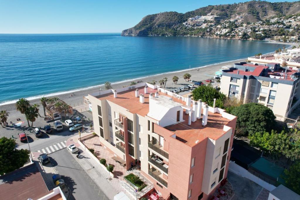 Hotel Bahia Deluxe - Image 1