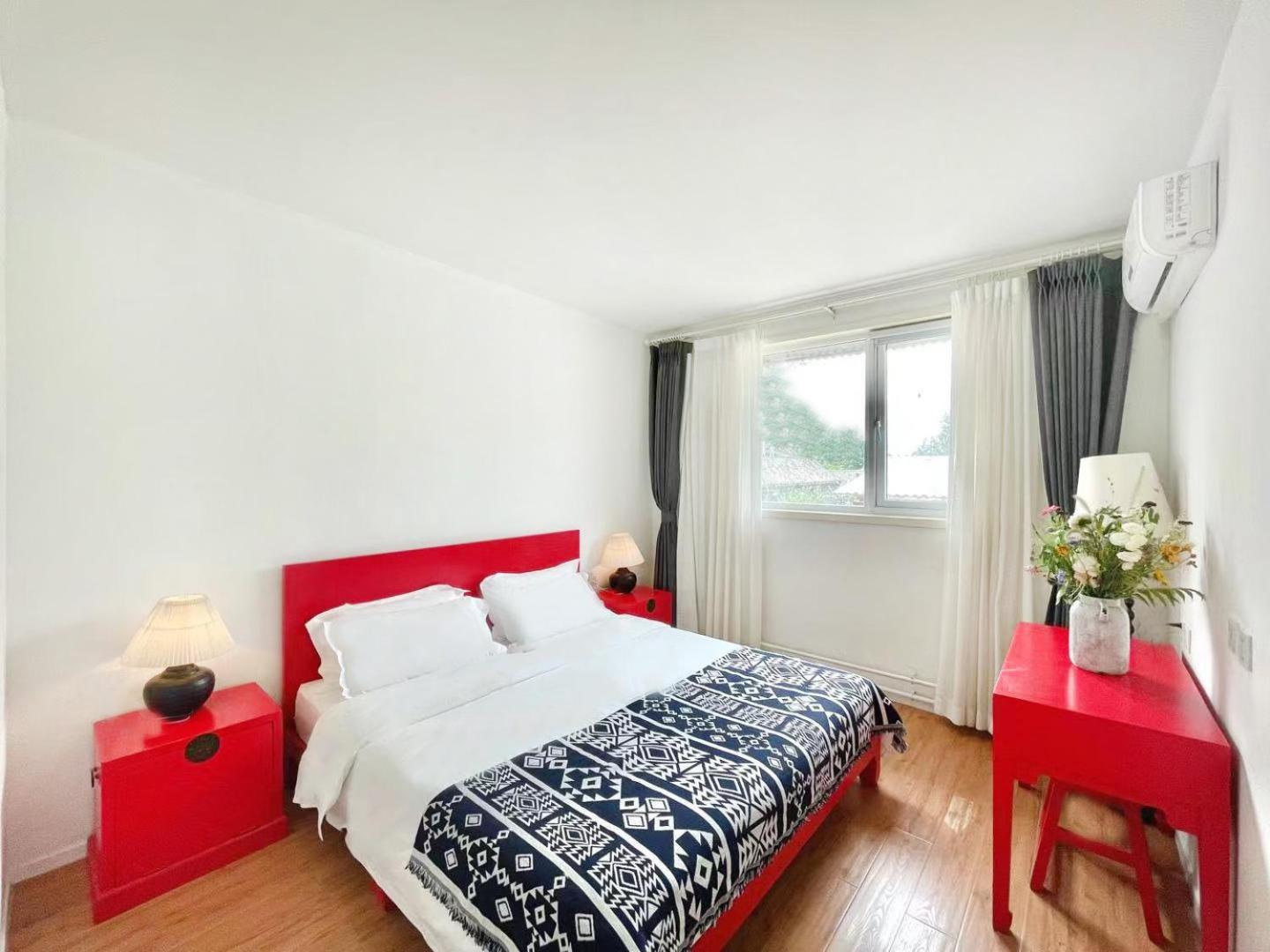 Peking Garden Youth Hostel-Houhai&Nanluoguxiang&Drum tower-Cafe&Bar&Movie night&Social area&Rooftop