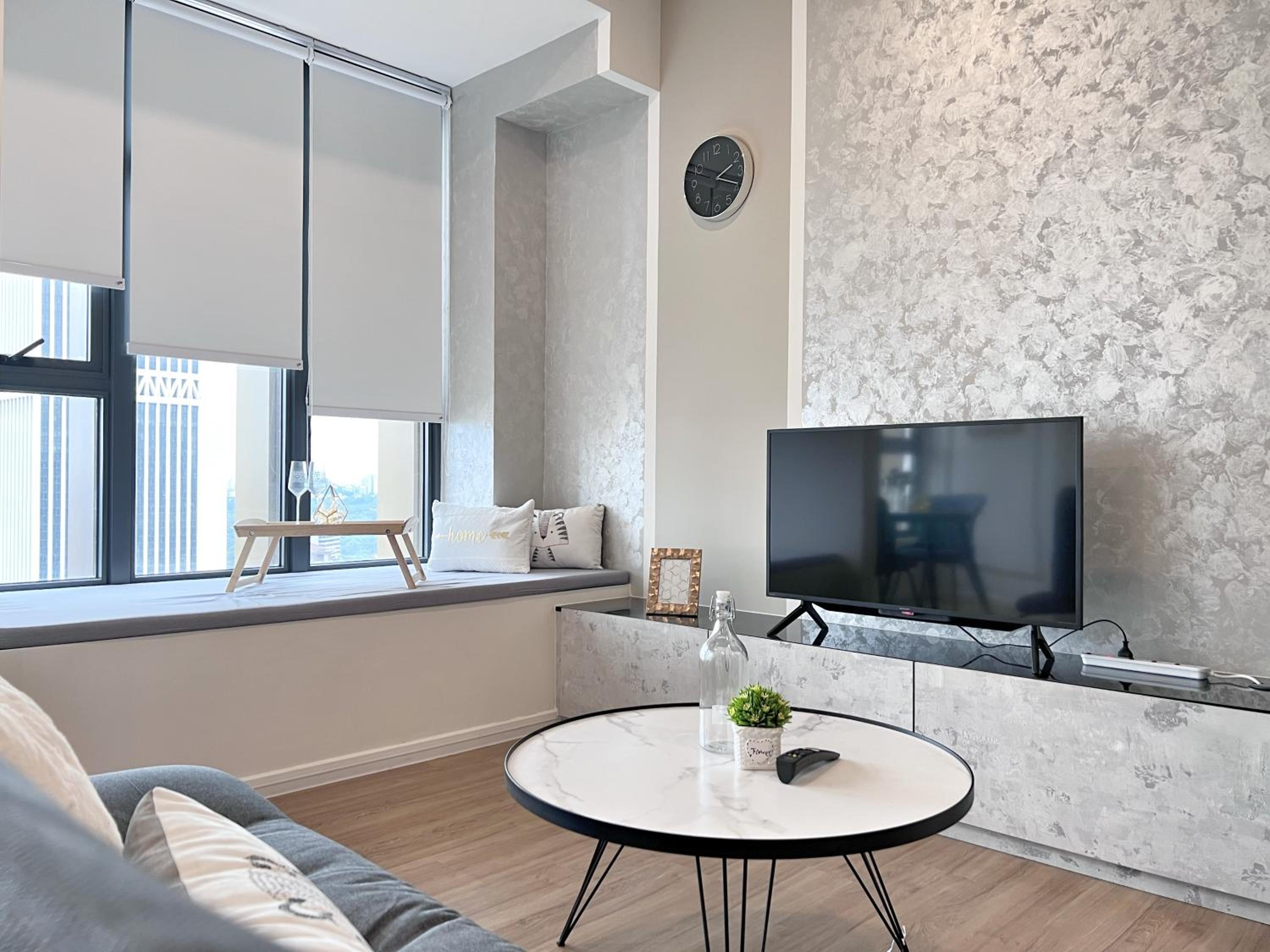 Ceylonz Suites KL Studio near Bukit Bintang - Living Signature