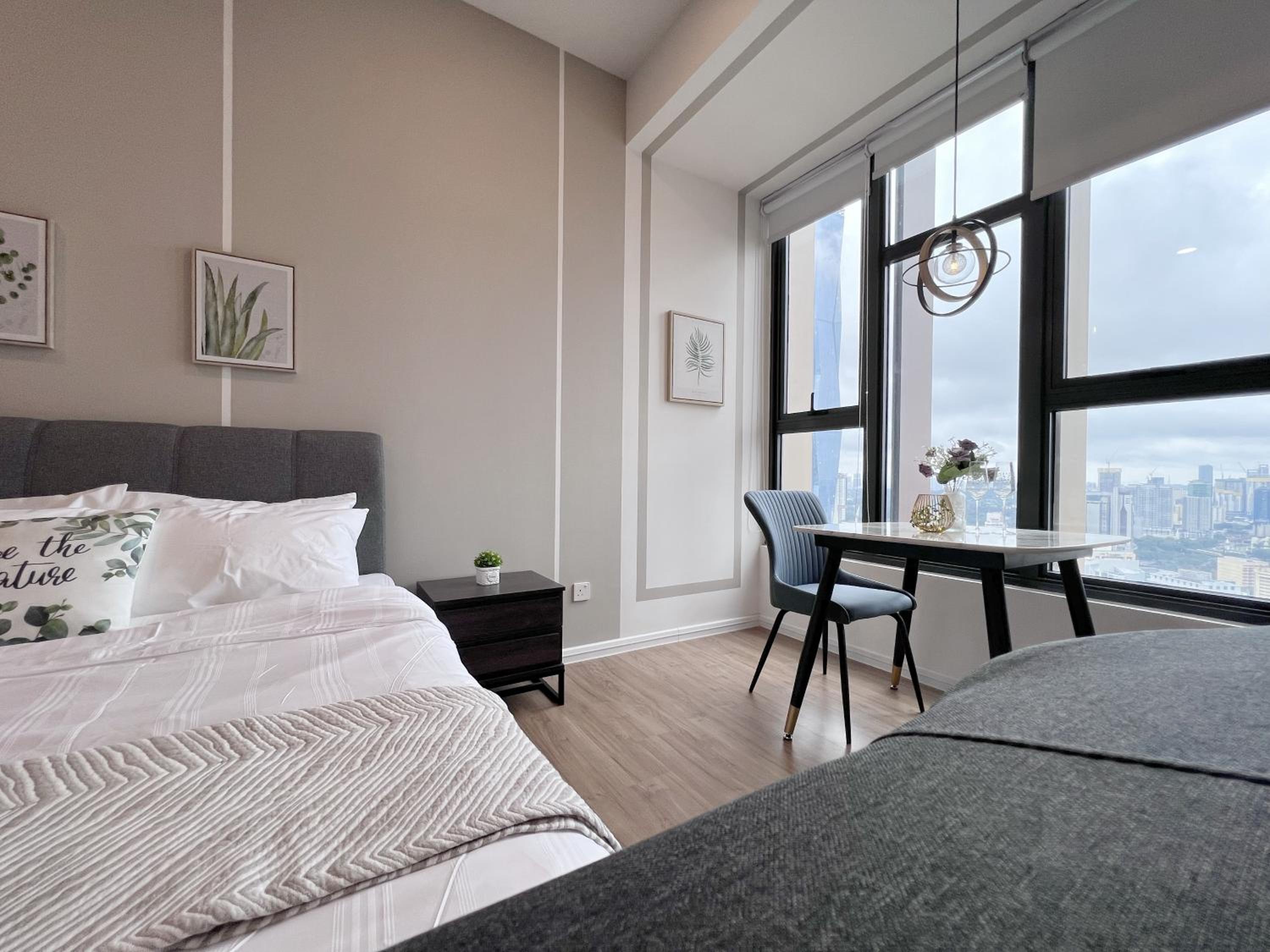 Ceylonz Suites KL Studio near Bukit Bintang - Living Signature