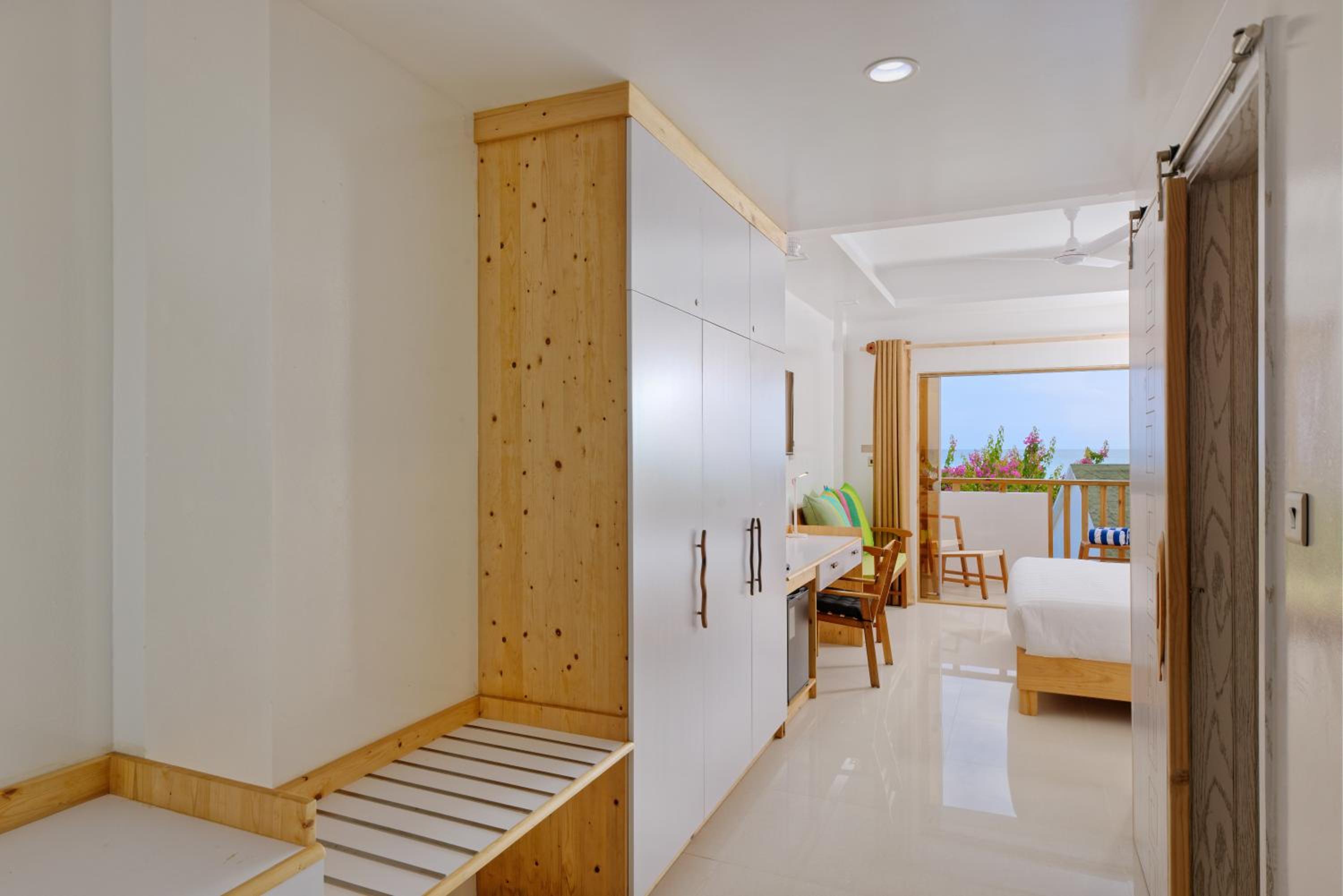 Luau Beach Inn, Maldives photo 2