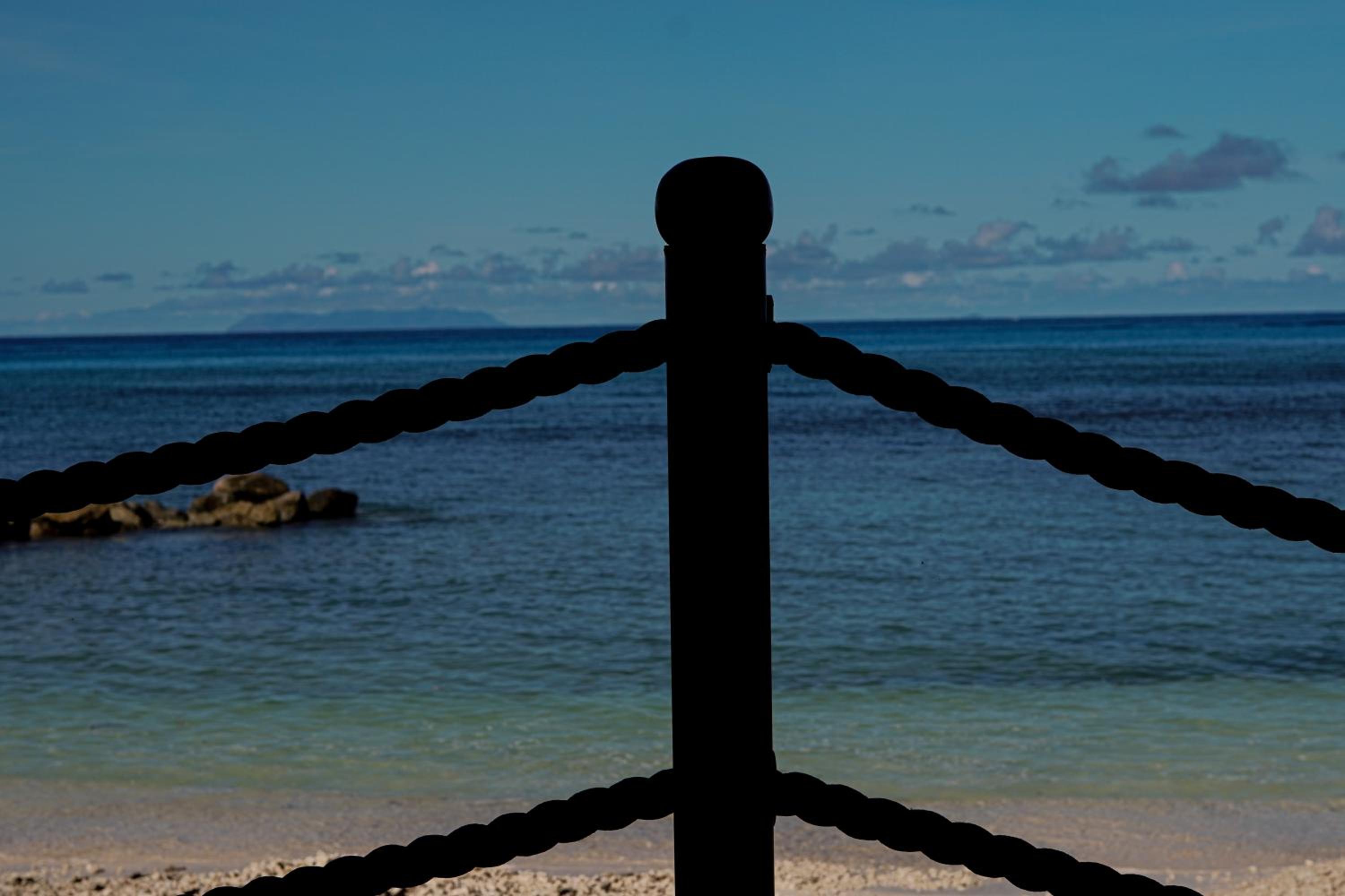 Anse Kerlan Beach Chalets