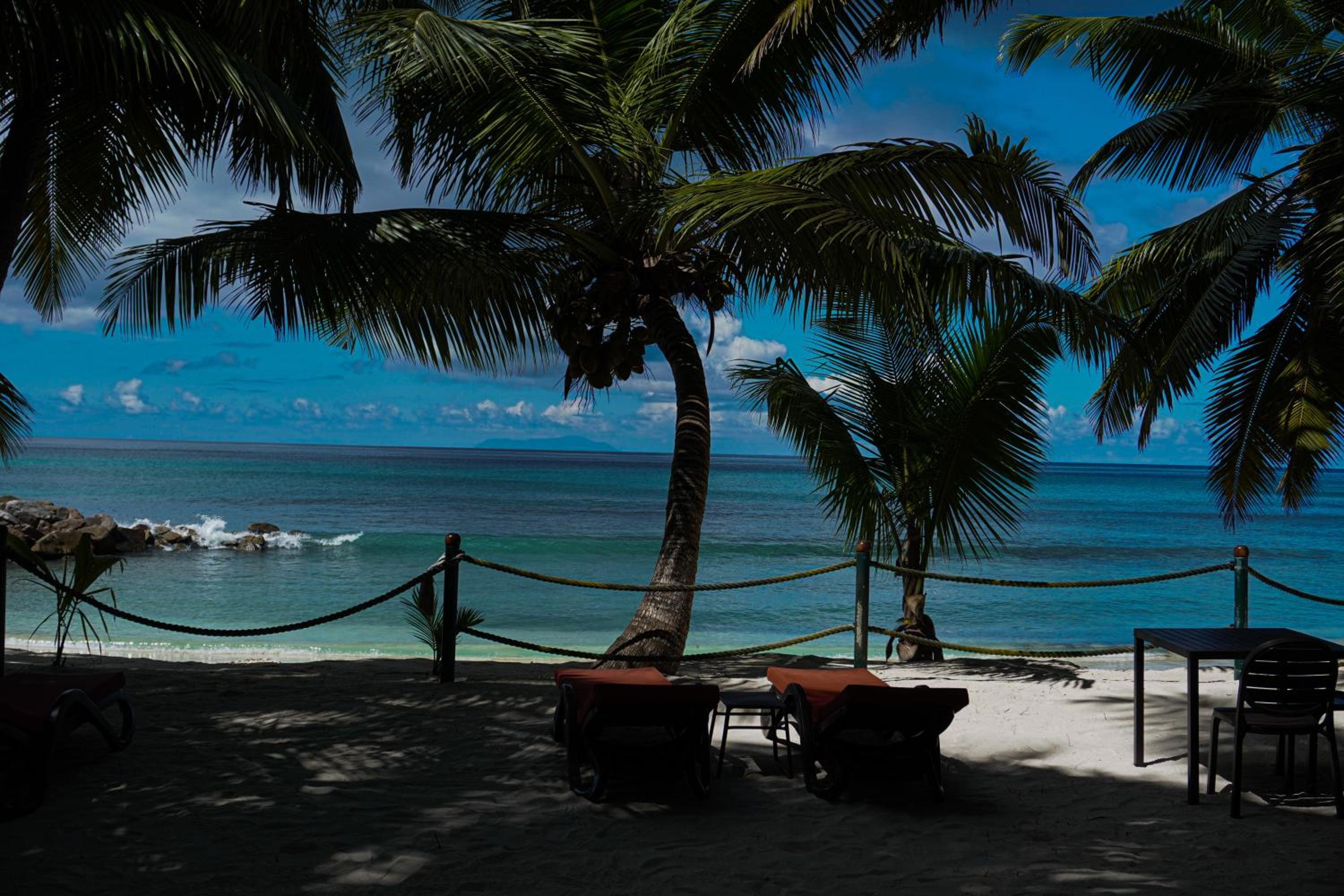 Anse Kerlan Beach Chalets