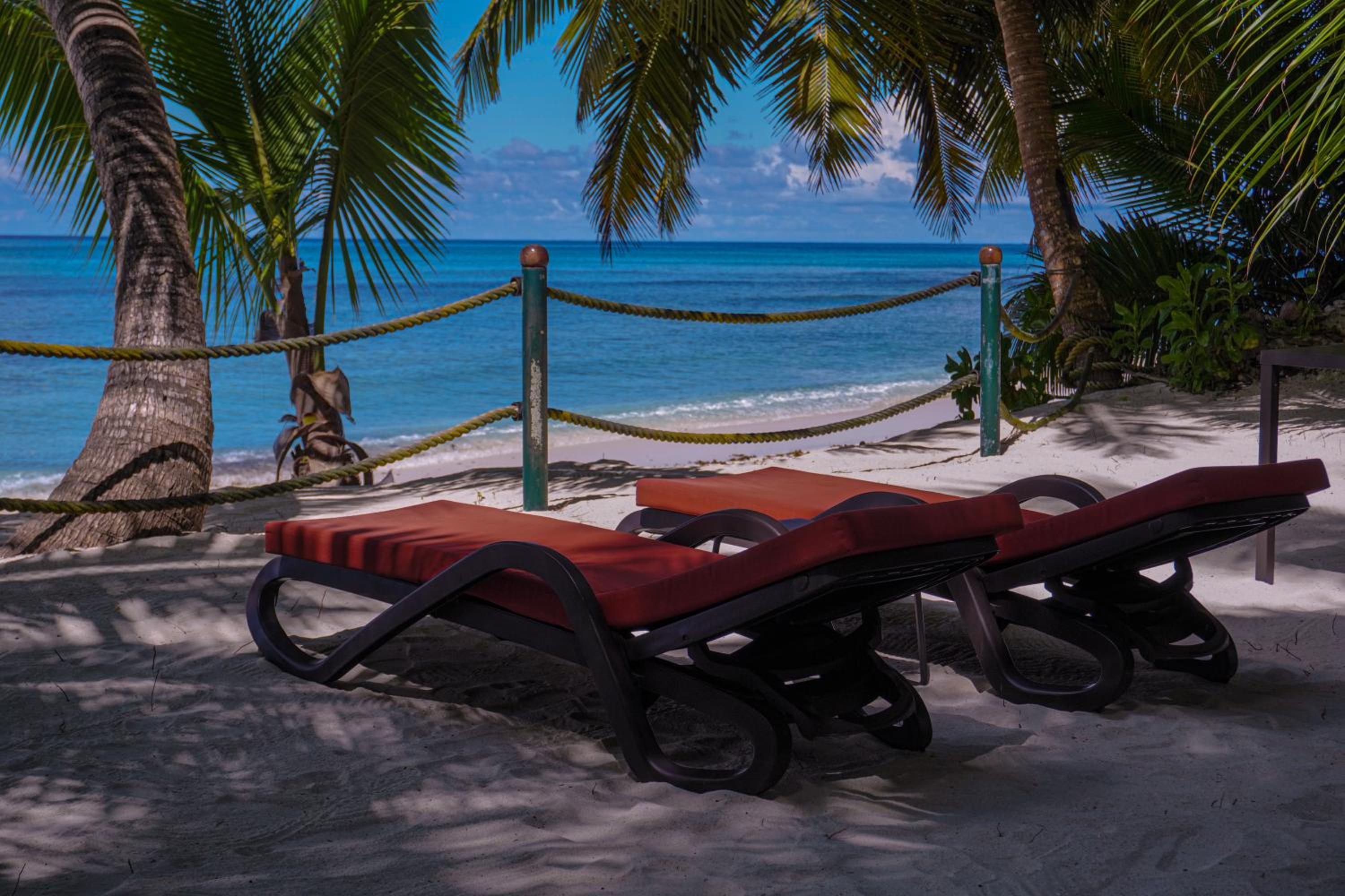 Anse Kerlan Beach Chalets
