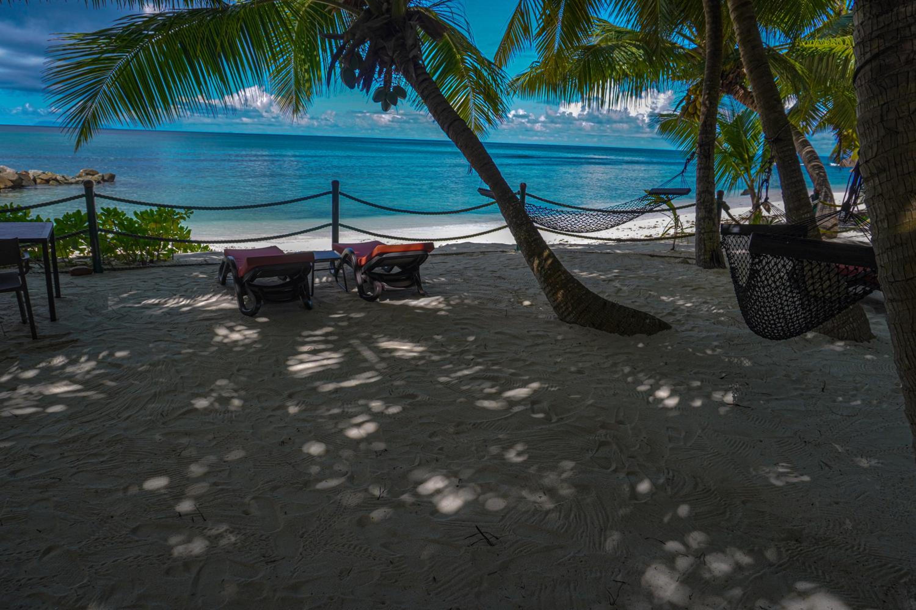 Anse Kerlan Beach Chalets