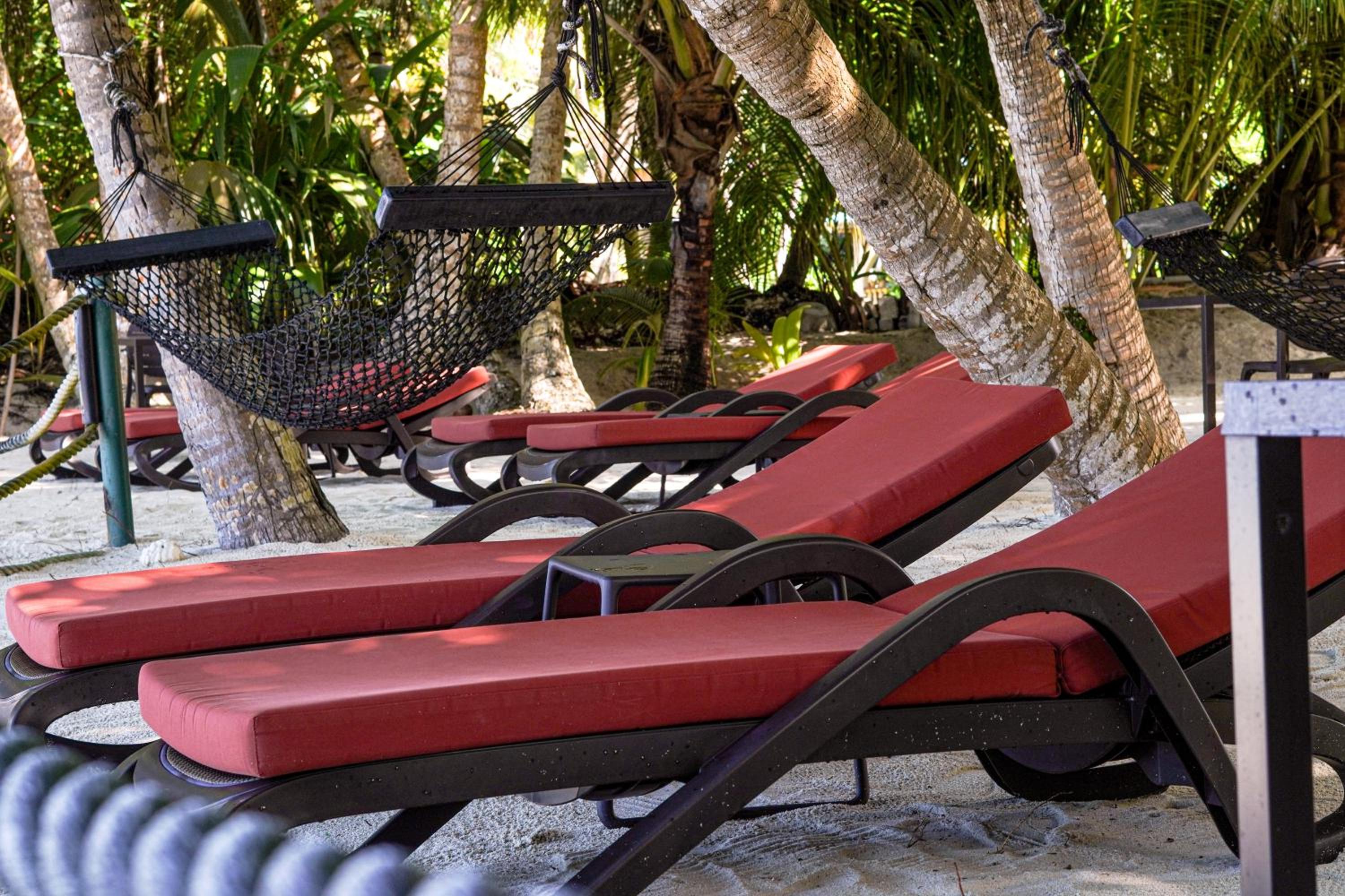 Anse Kerlan Beach Chalets