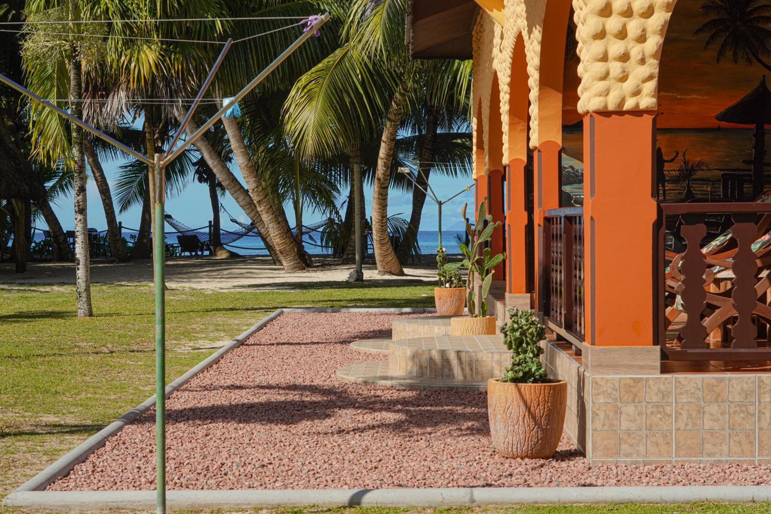 Anse Kerlan Beach Chalets