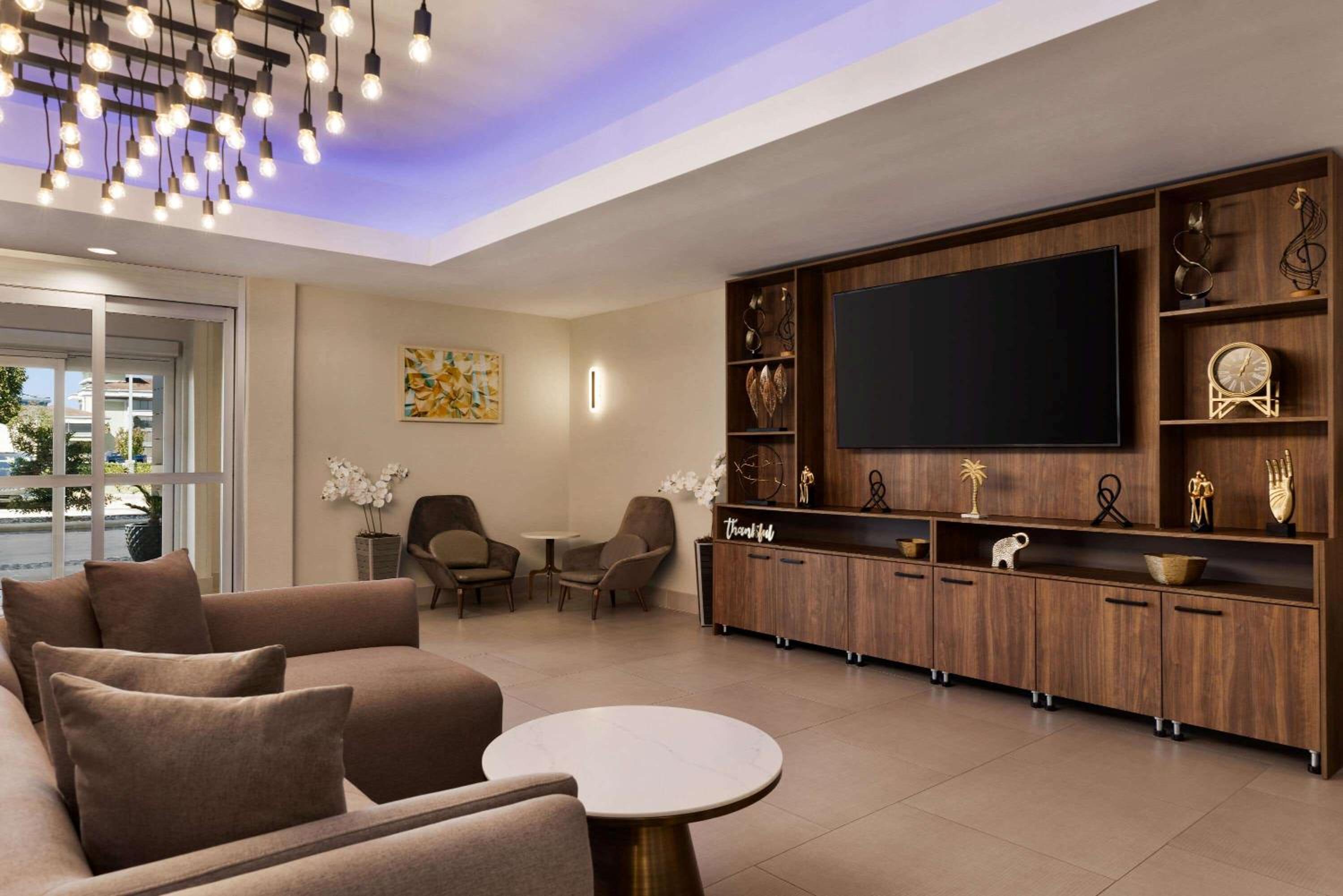 La Quinta by Wyndham Port Arthur view 3