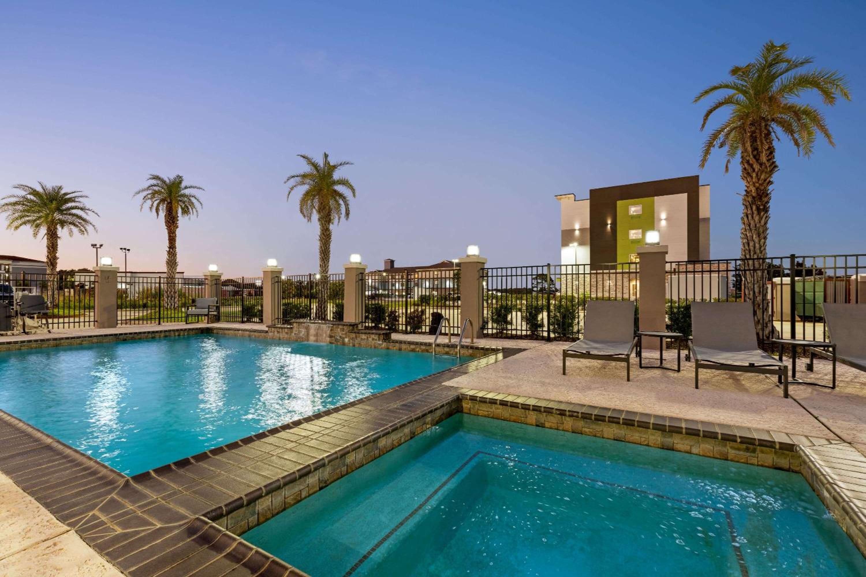 La Quinta by Wyndham Port Arthur view 5