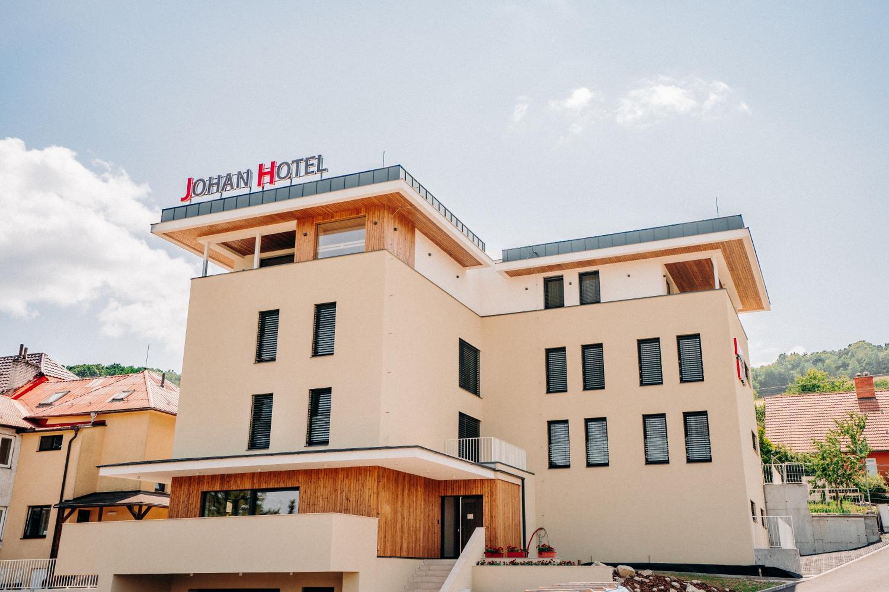 Hotel JOHAN HOTEL - Image 1