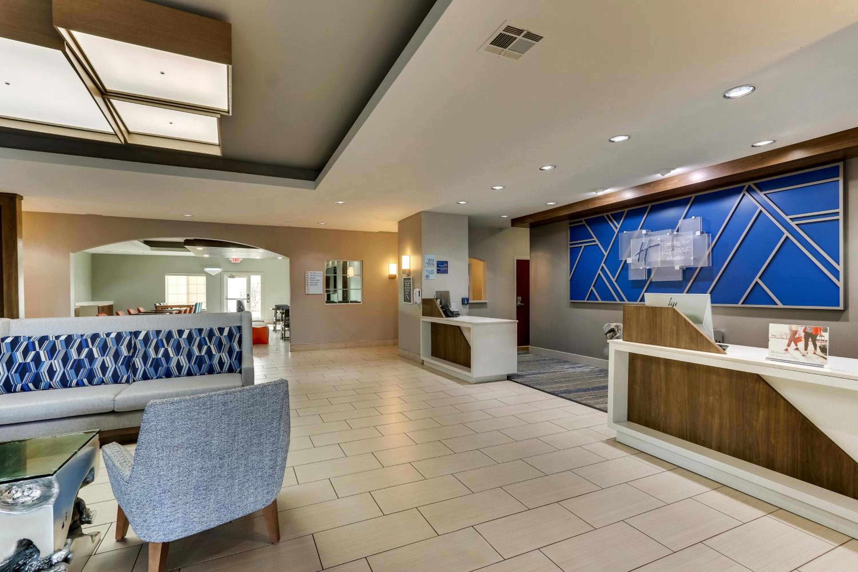 Ardmore Vacations - Holiday Inn Express  Suites - Ardmore, an IHG Hotel - Property Image 37