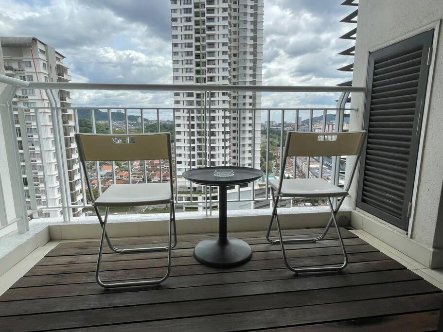 Private Jacuzzi Luxury Suite at KL City 184