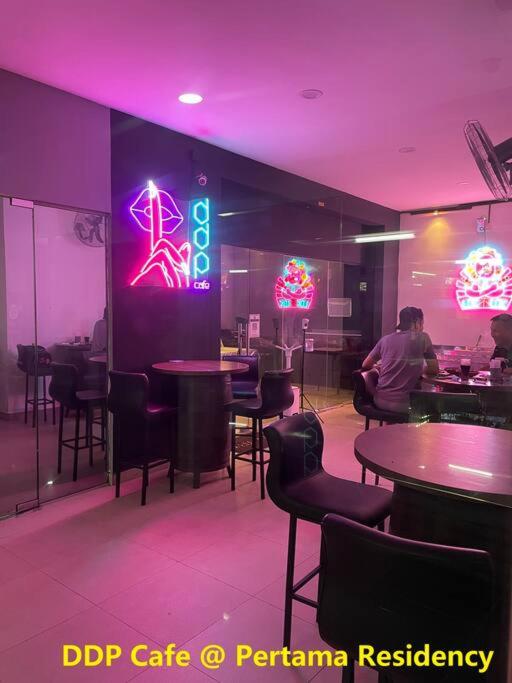 Private Jacuzzi Luxury Suite at KL City 184