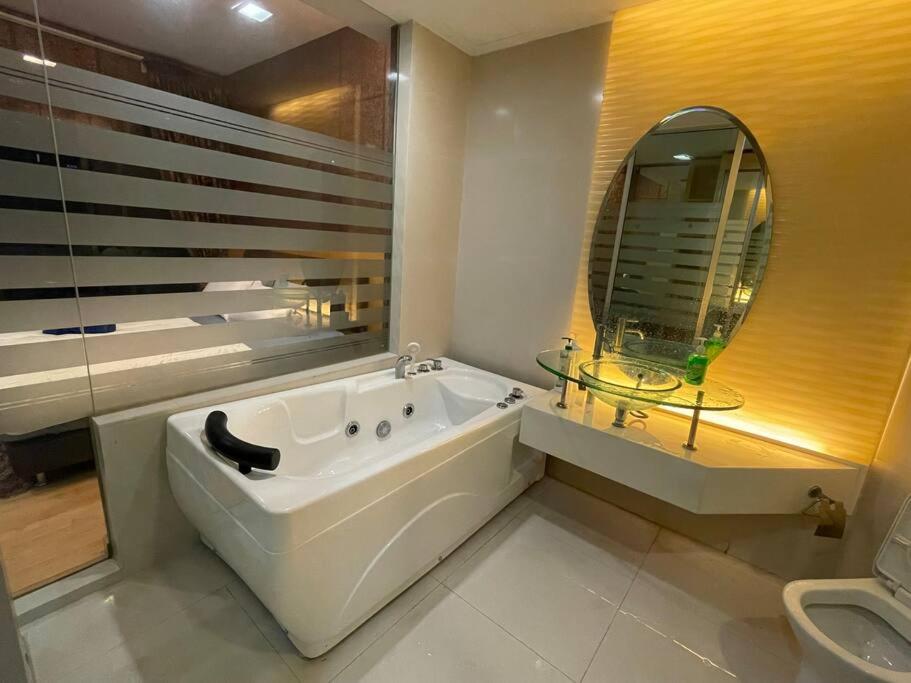 Private Jacuzzi Luxury Suite at KL City 184