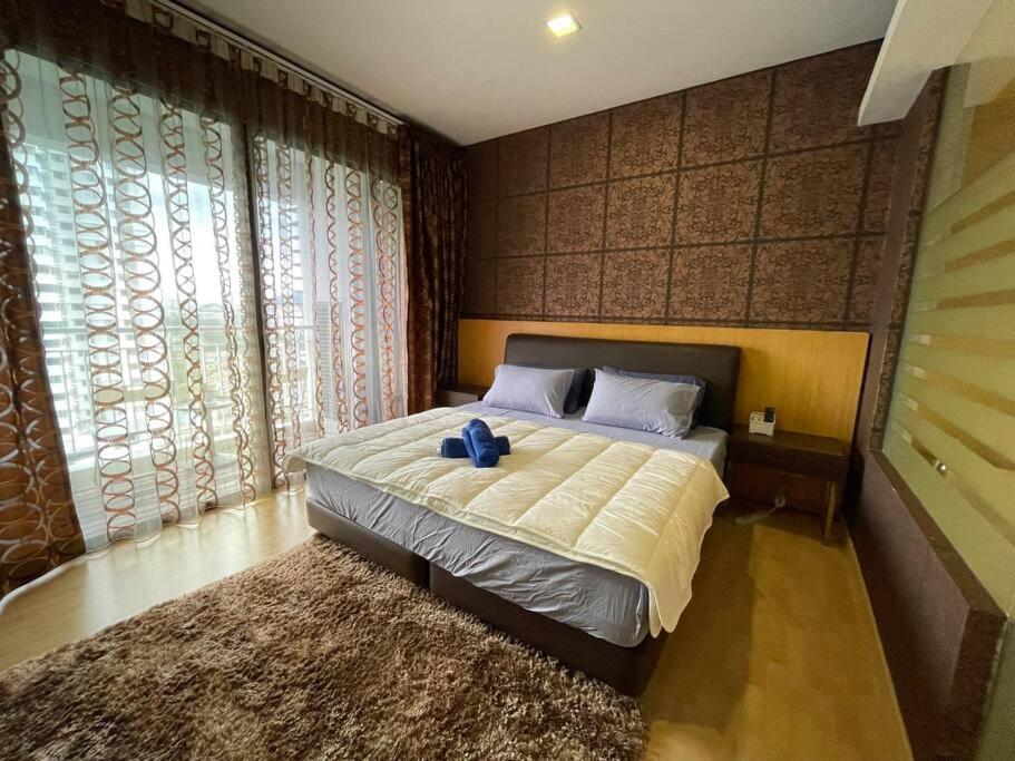 Private Jacuzzi Luxury Suite at KL City 184