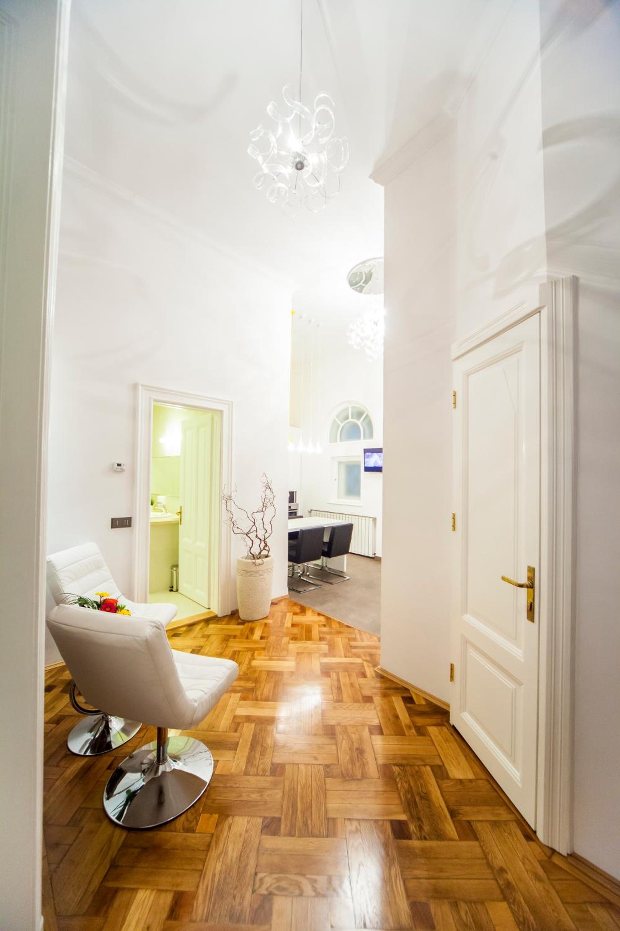Matei Corvin Deluxe Apartment