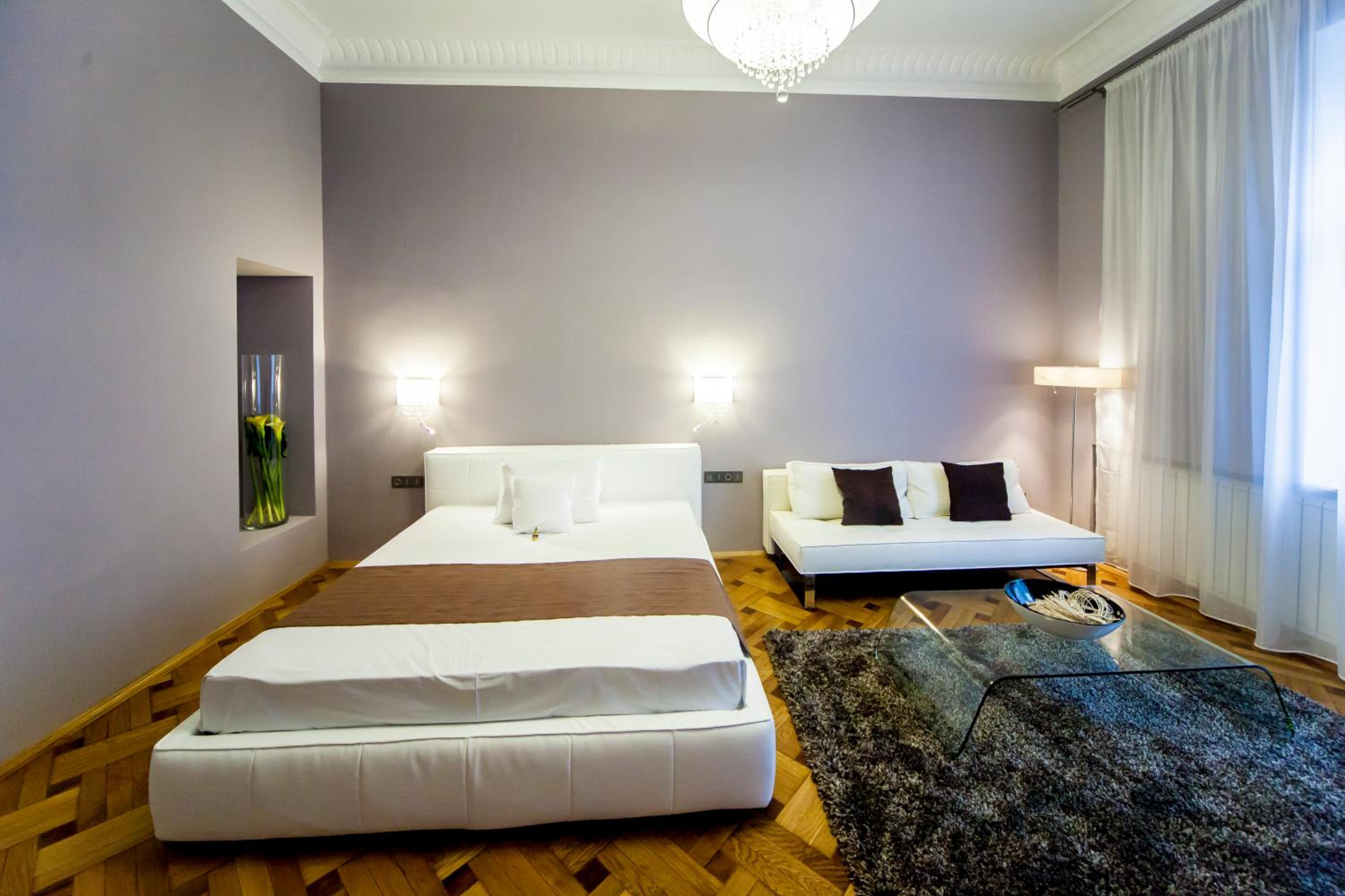 Matei Corvin Deluxe Apartment
