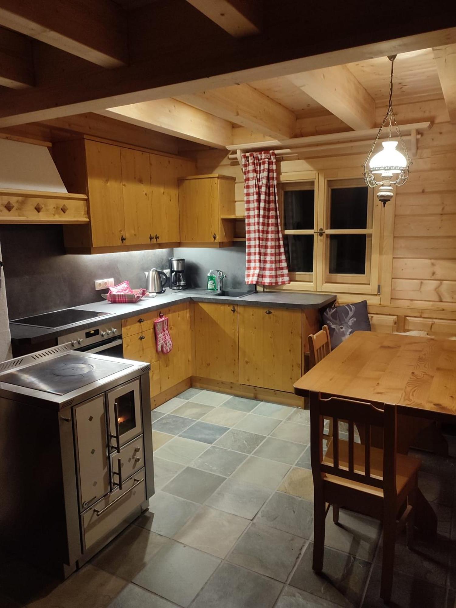Schlosswirt Chalets & Apartments